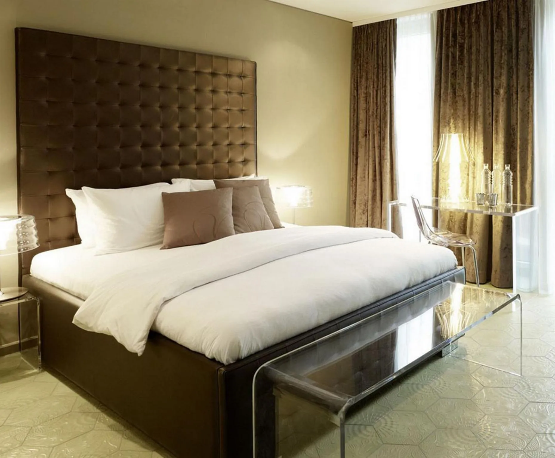 Bed in VISIONAPARTMENTS Berlin - contactless check-in