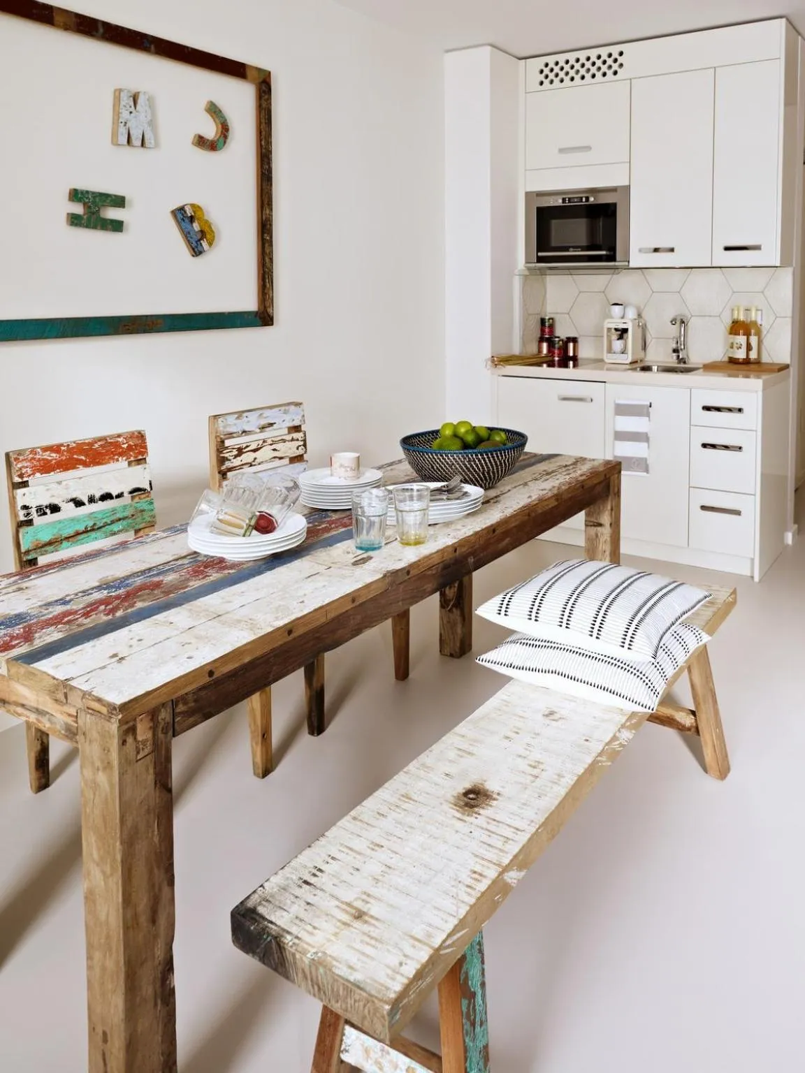 Kitchen or kitchenette in VISIONAPARTMENTS Berlin - contactless check-in