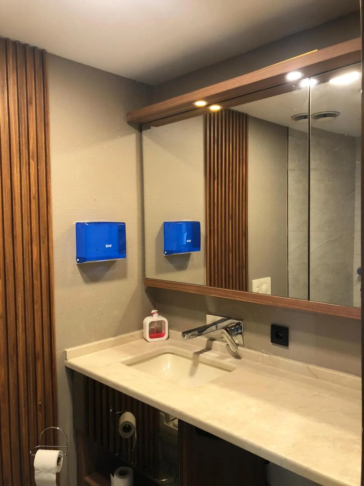 Photo of the whole room in My Palace Aırport