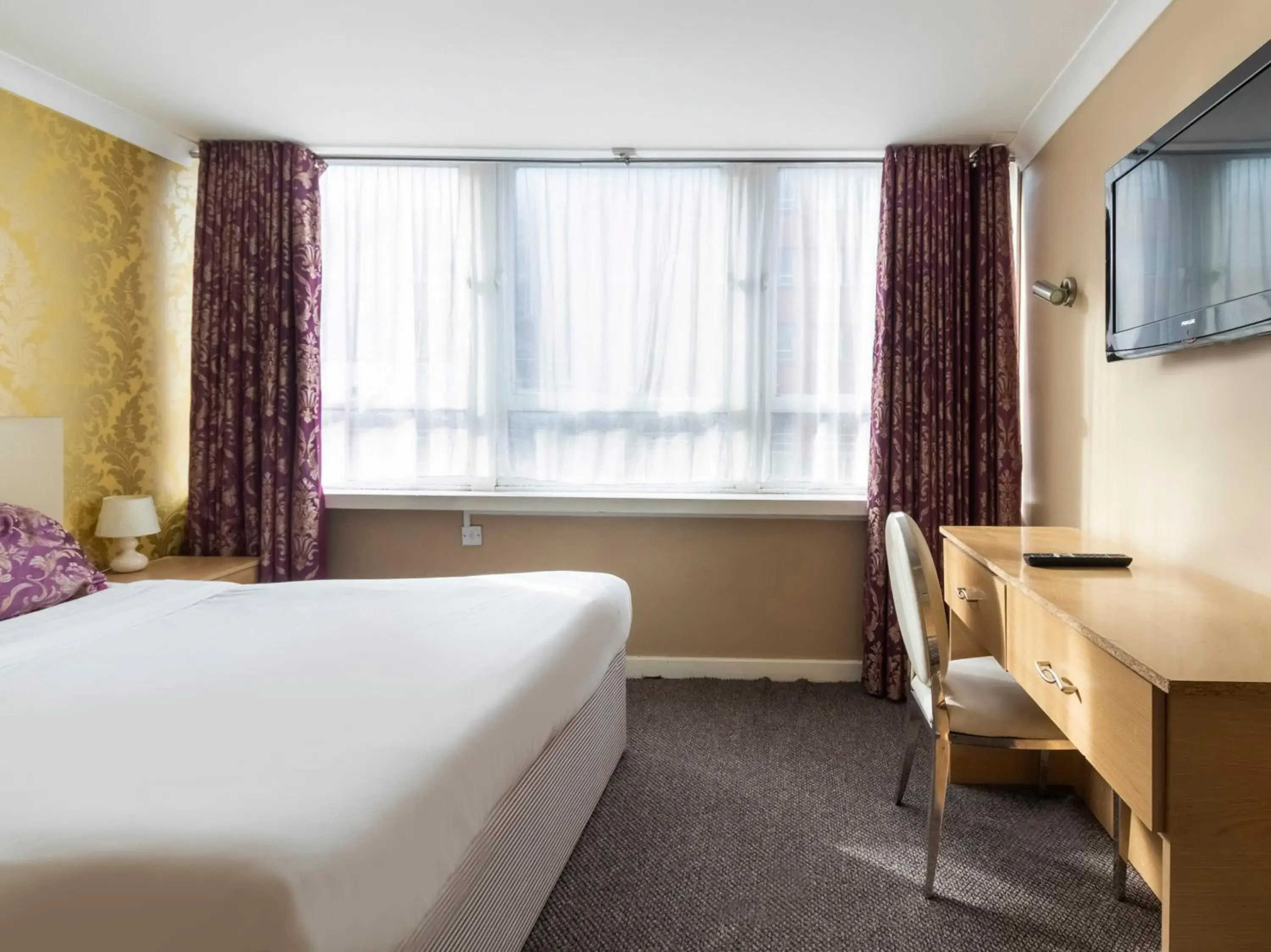 Photo of the whole room, Bed in Stuart Hotel Photo of the whole room, Bed in Stuart Hotel