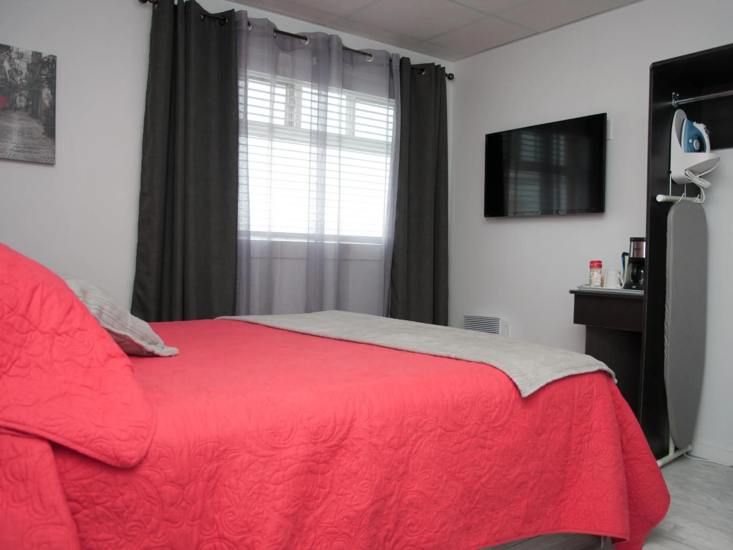 Bed in Hotel Le Plaza