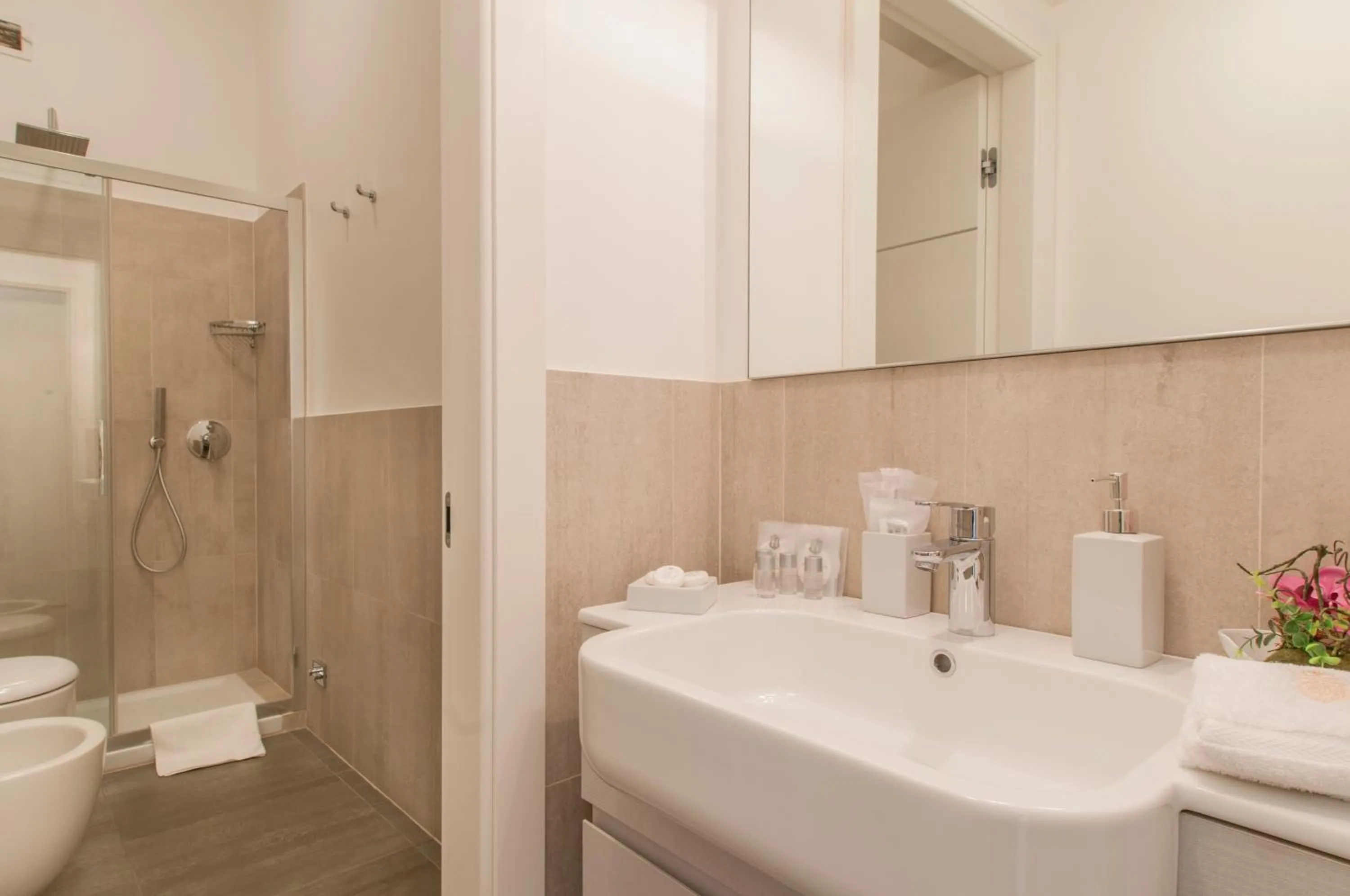 Bathroom in Milan Royal Suites - Centro