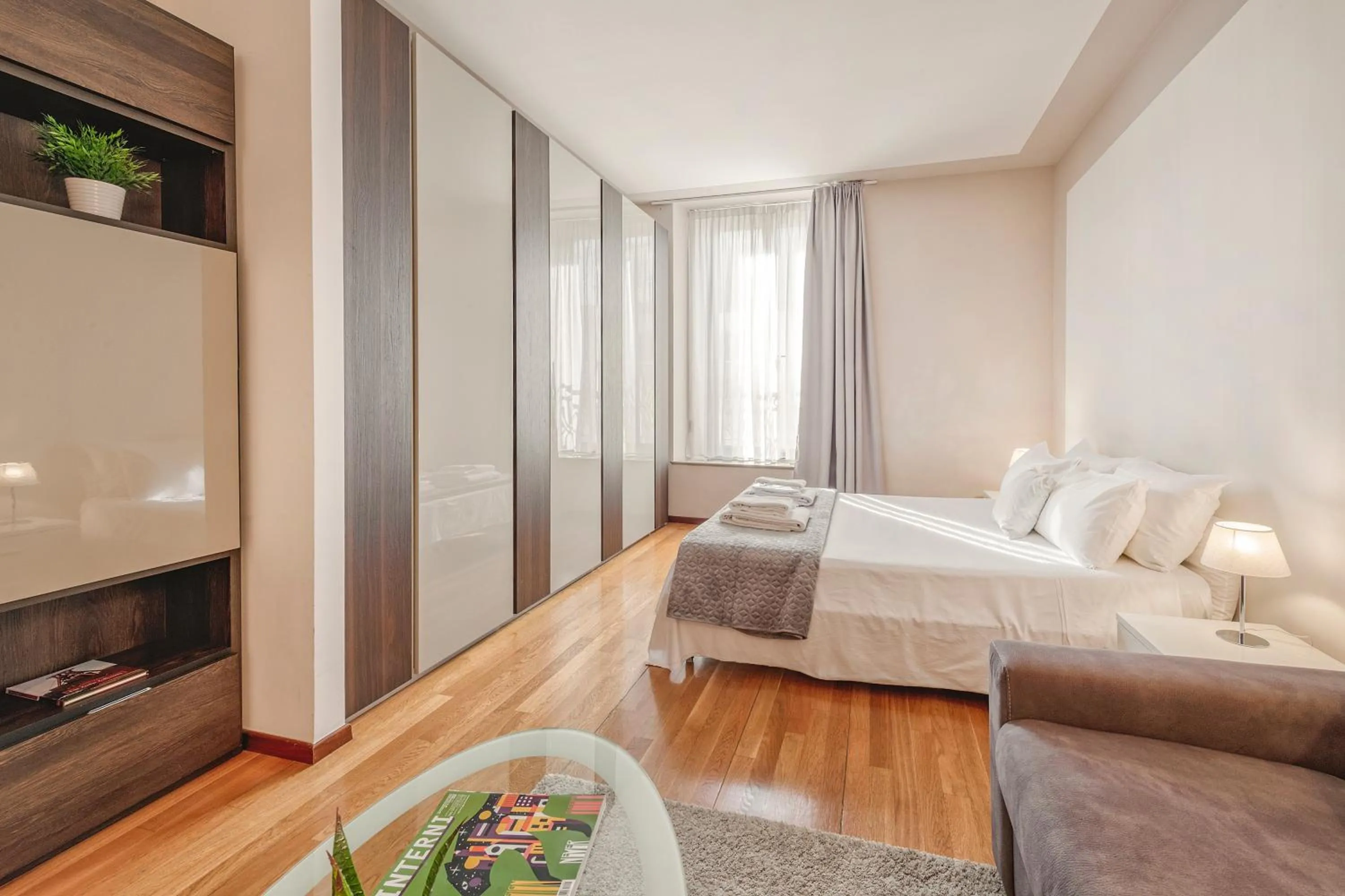 Bedroom, Bed in Milan Royal Suites - Centro