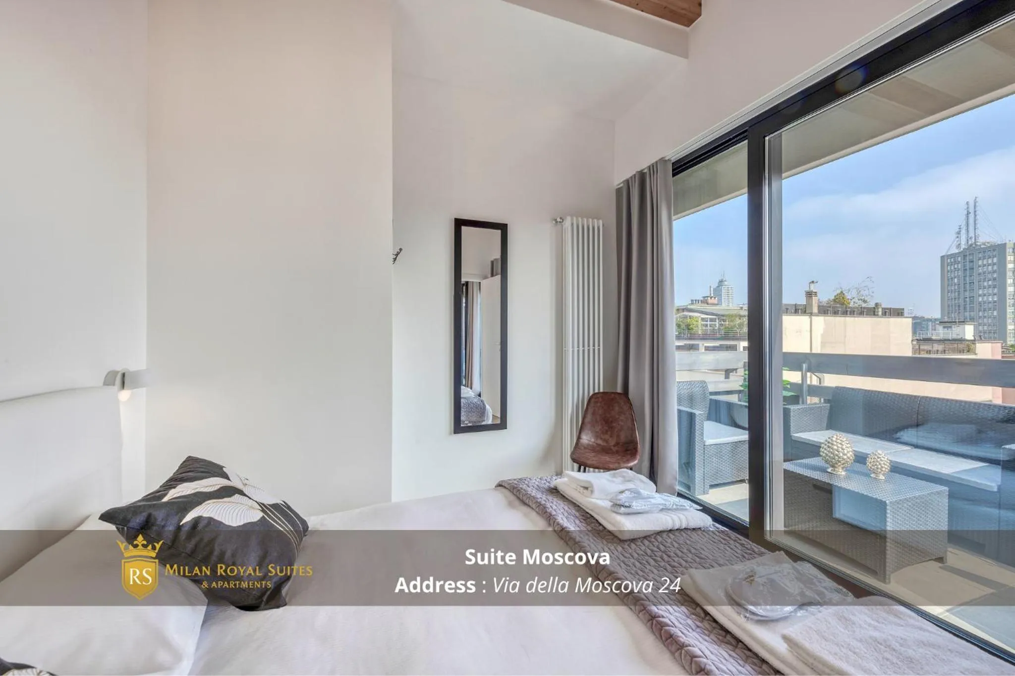 Bedroom, Bed in Milan Royal Suites - Centro