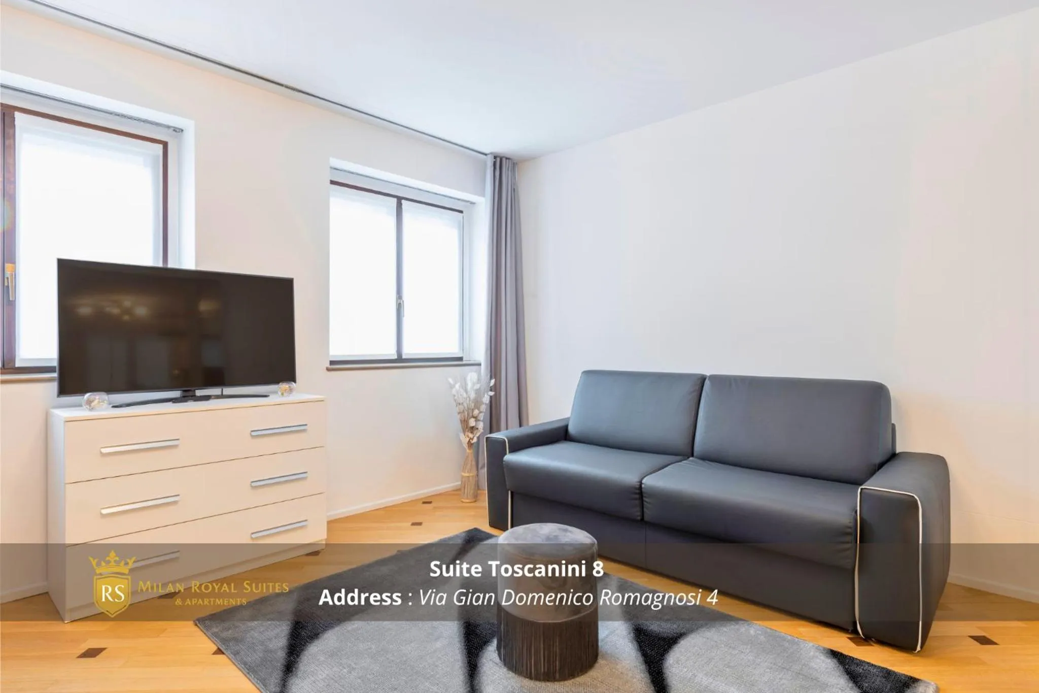 Communal lounge/ TV room in Milan Royal Suites - Centro