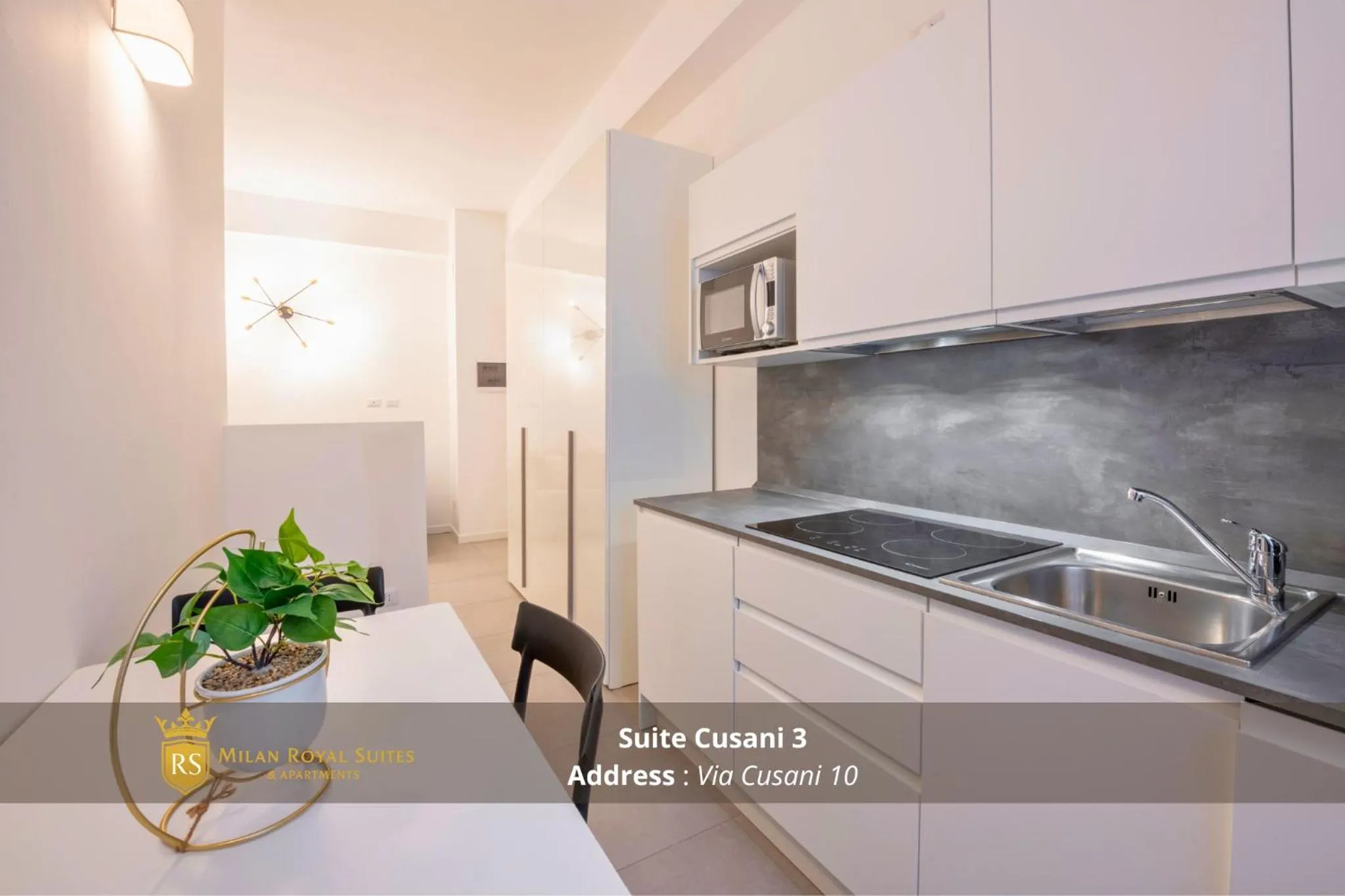 kitchen in Milan Royal Suites - Centro