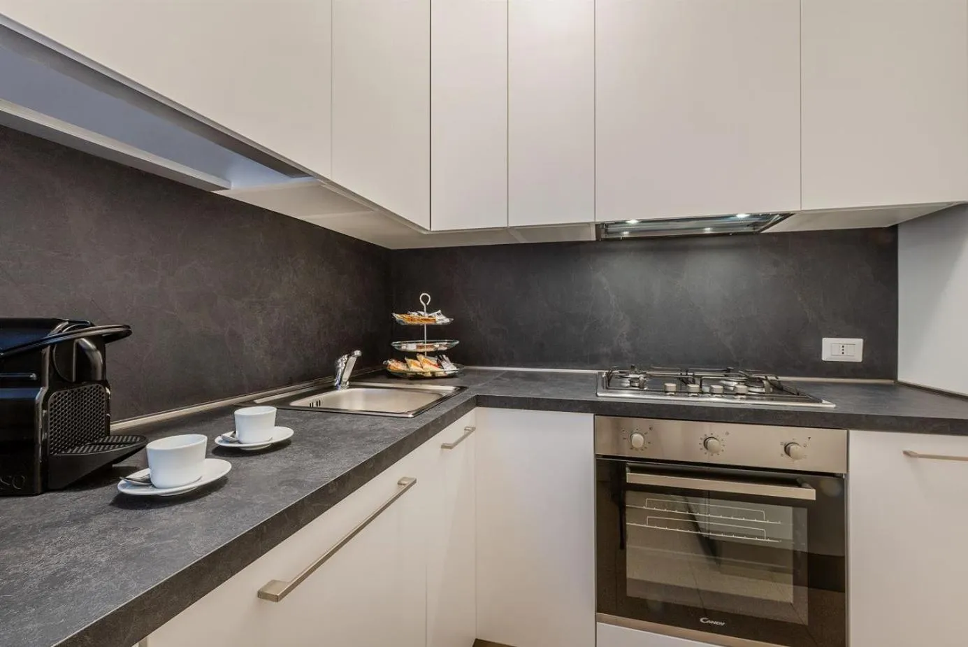 Kitchen or kitchenette in Milan Royal Suites - Centro