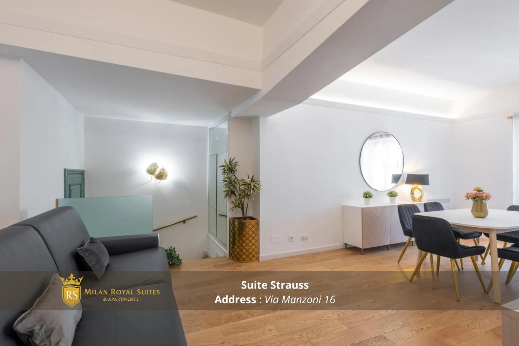 Seating area in Milan Royal Suites - Centro