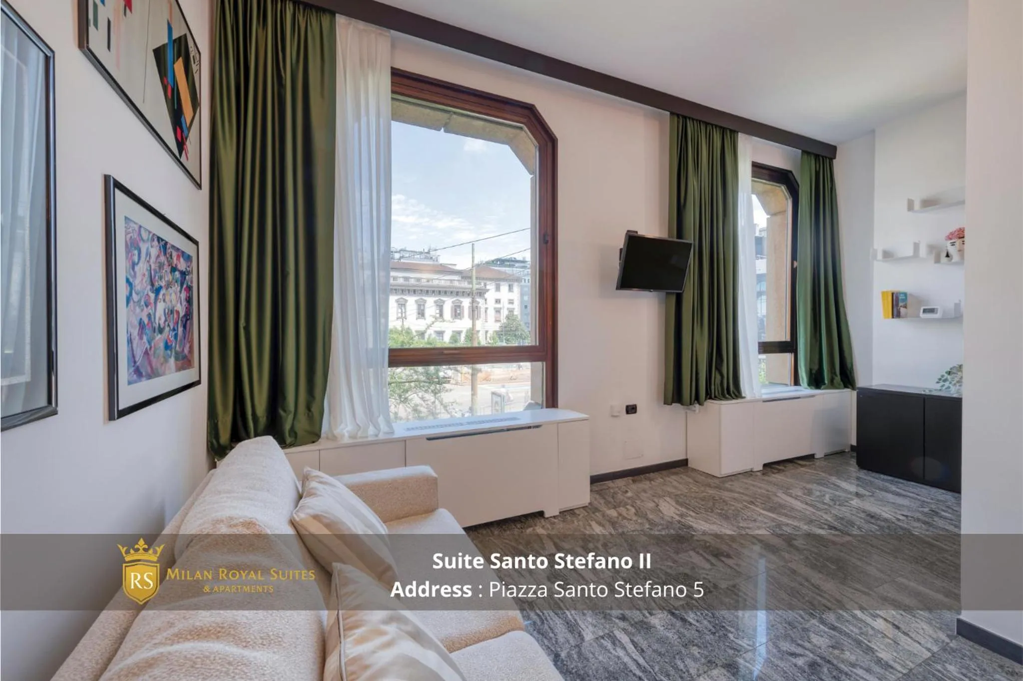 Seating area in Milan Royal Suites - Centro