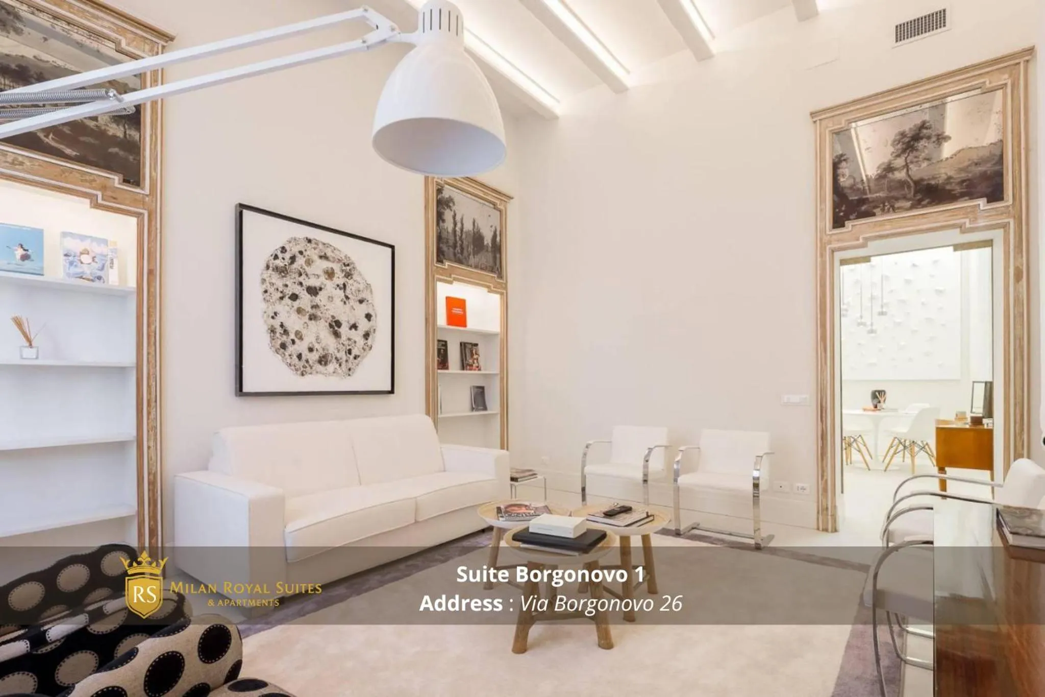 Seating area in Milan Royal Suites - Centro