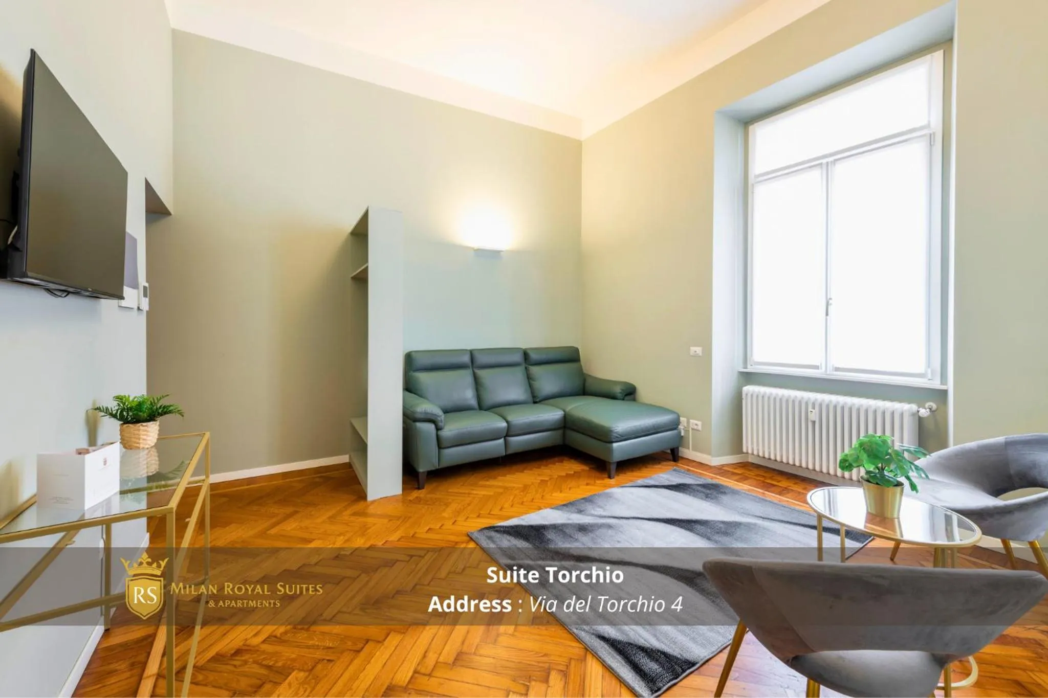 Communal lounge/ TV room in Milan Royal Suites - Centro