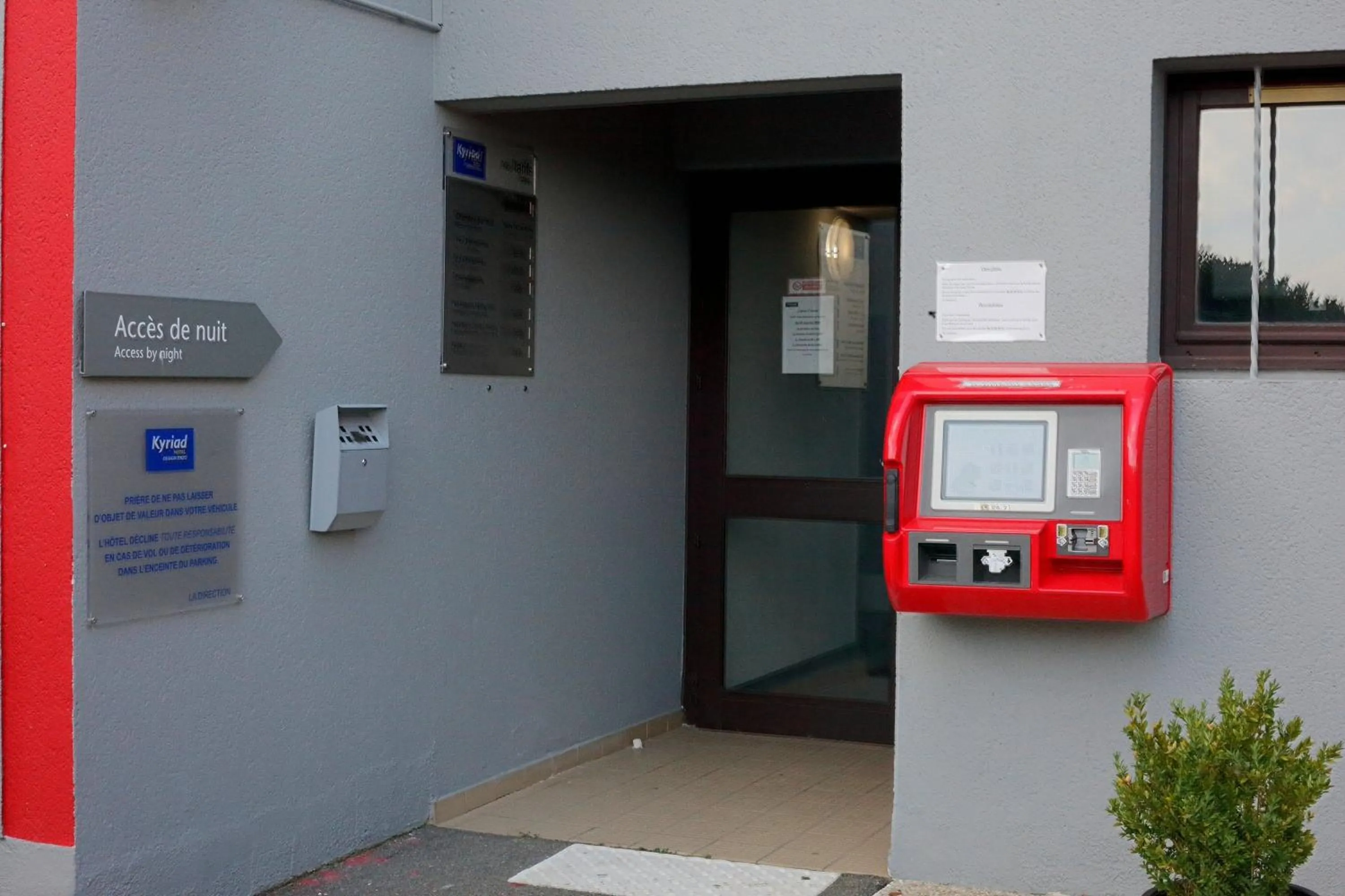 Facade/entrance in Enzo Hotels Cannes-Écluse by Kyriad Direct