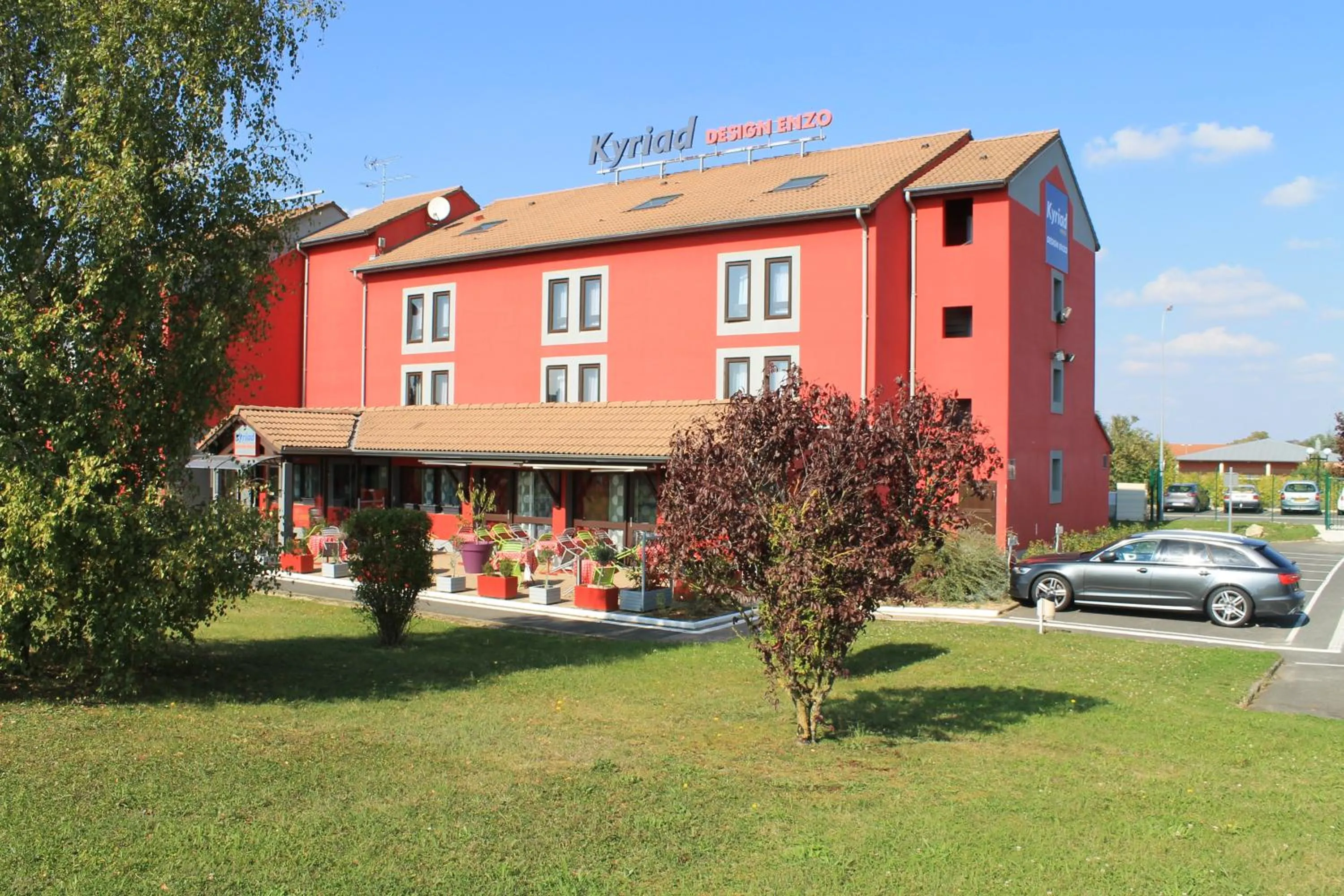 Facade/entrance in Enzo Hotels Cannes-Écluse by Kyriad Direct