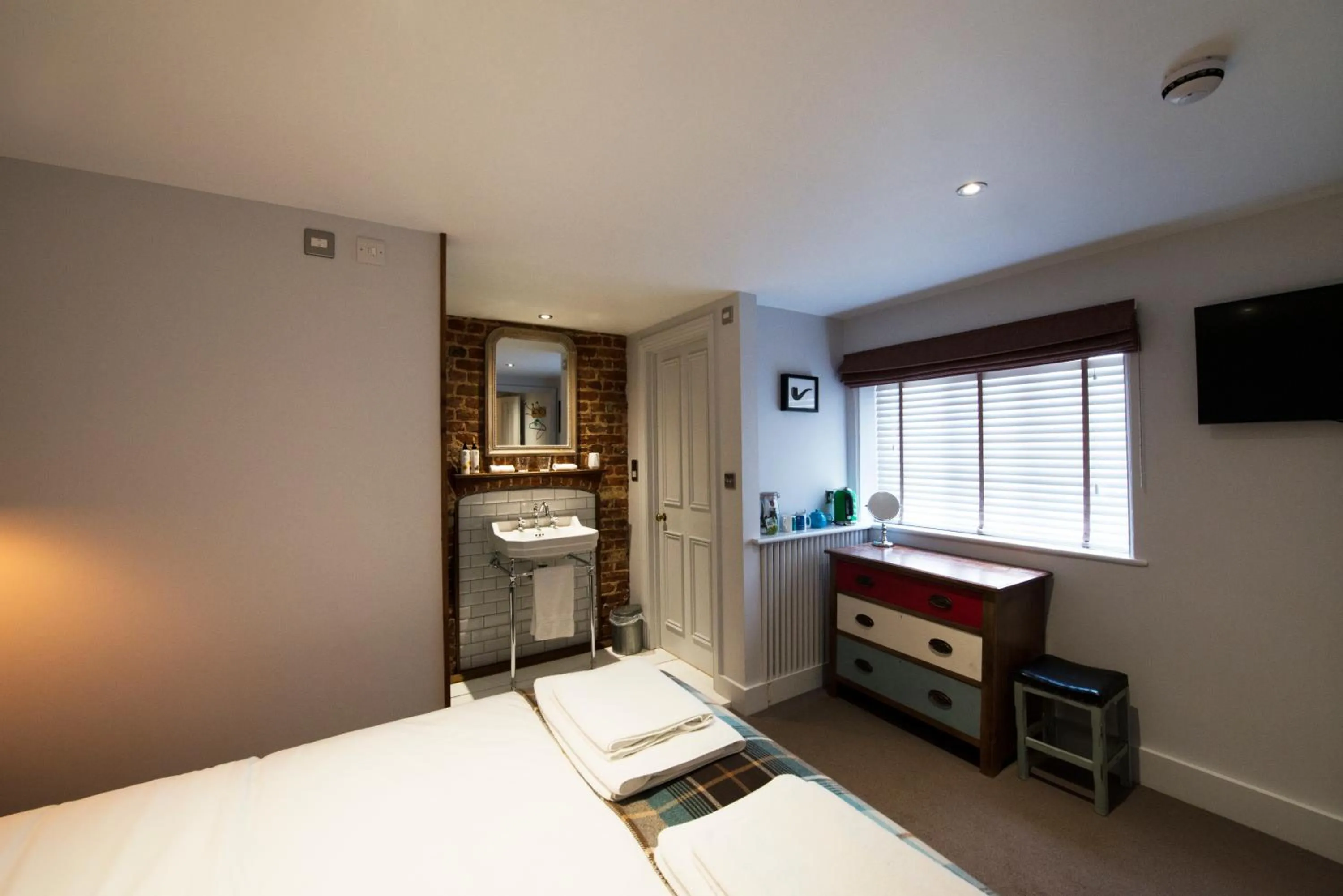 Bedroom, Bed in The Coach House