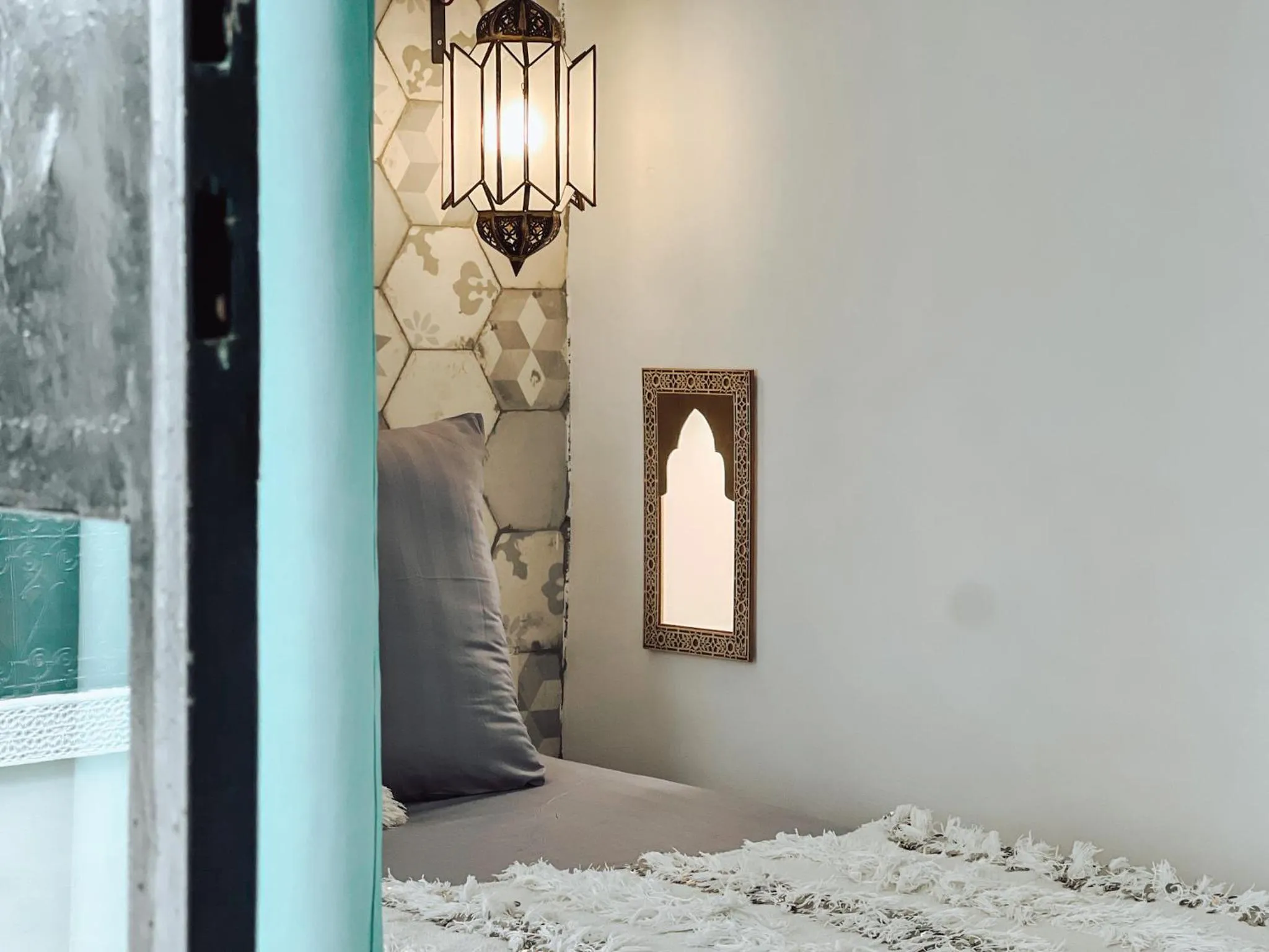 Decorative detail in DAR AURORA