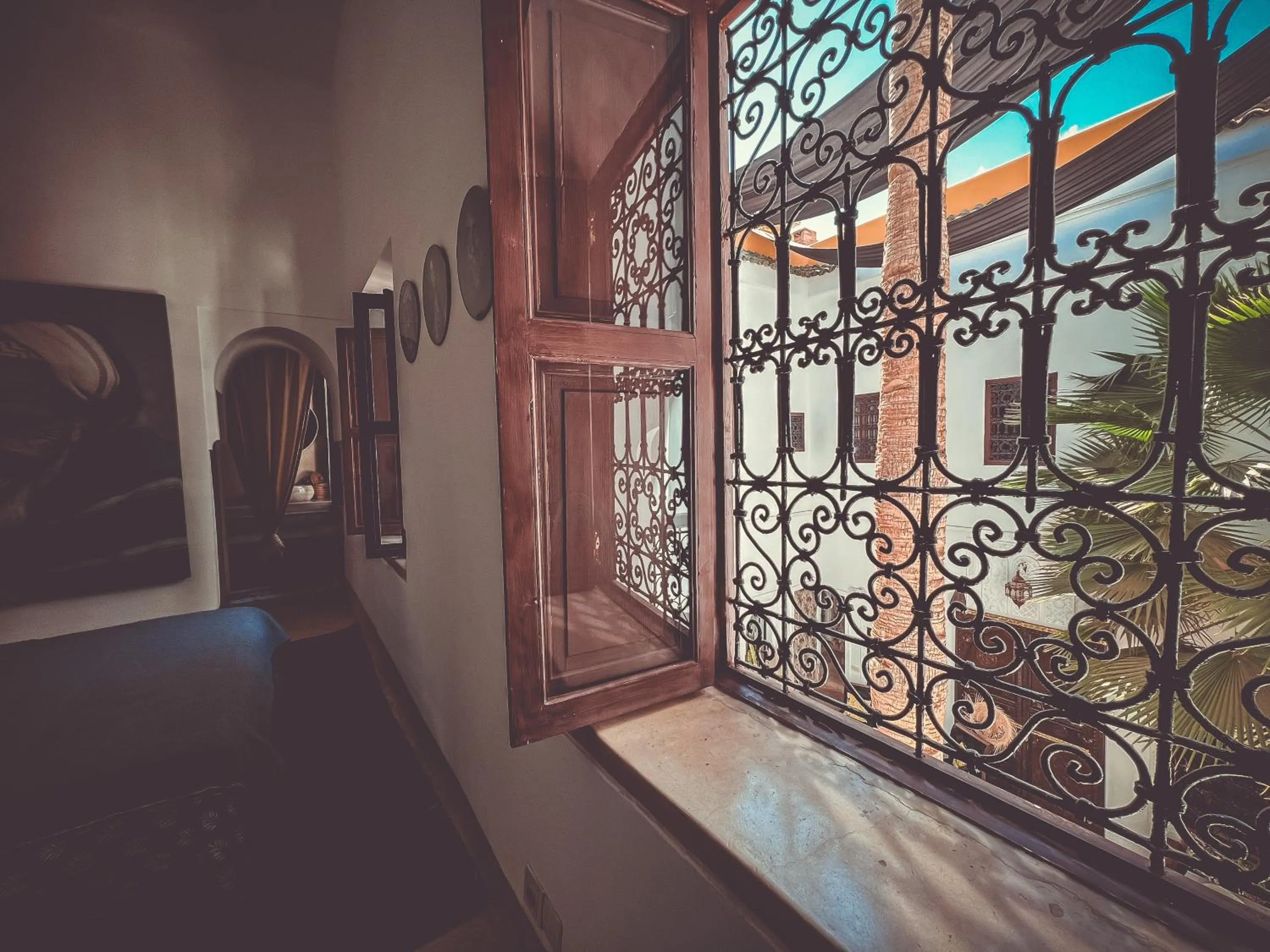 Decorative detail in DAR AURORA