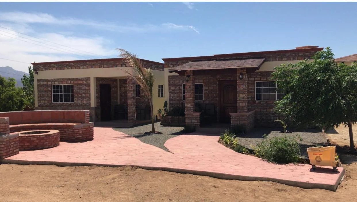 Facade/entrance in Finca Chavez