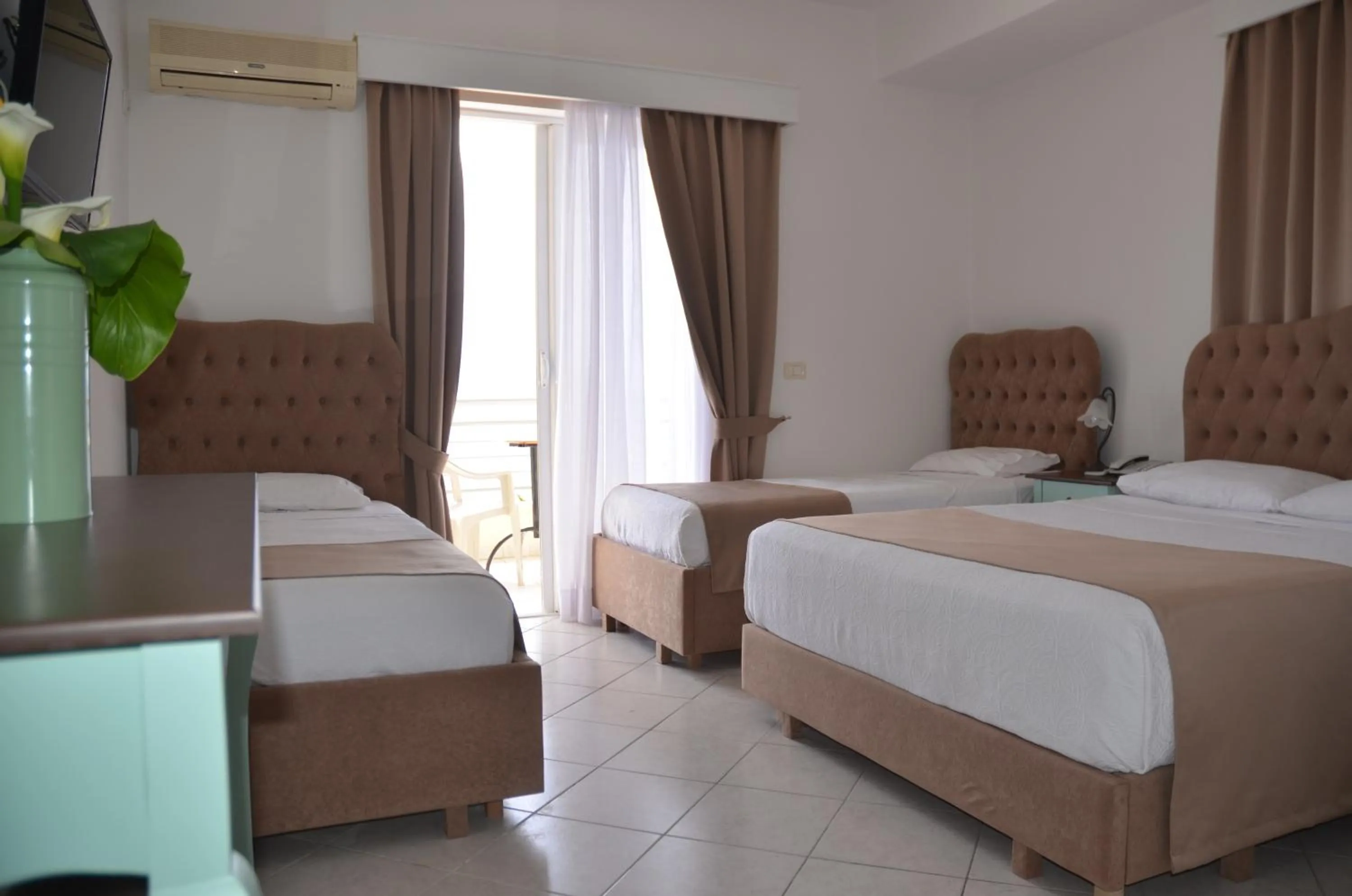 Photo of the whole room, Bed in Epirus Hotel