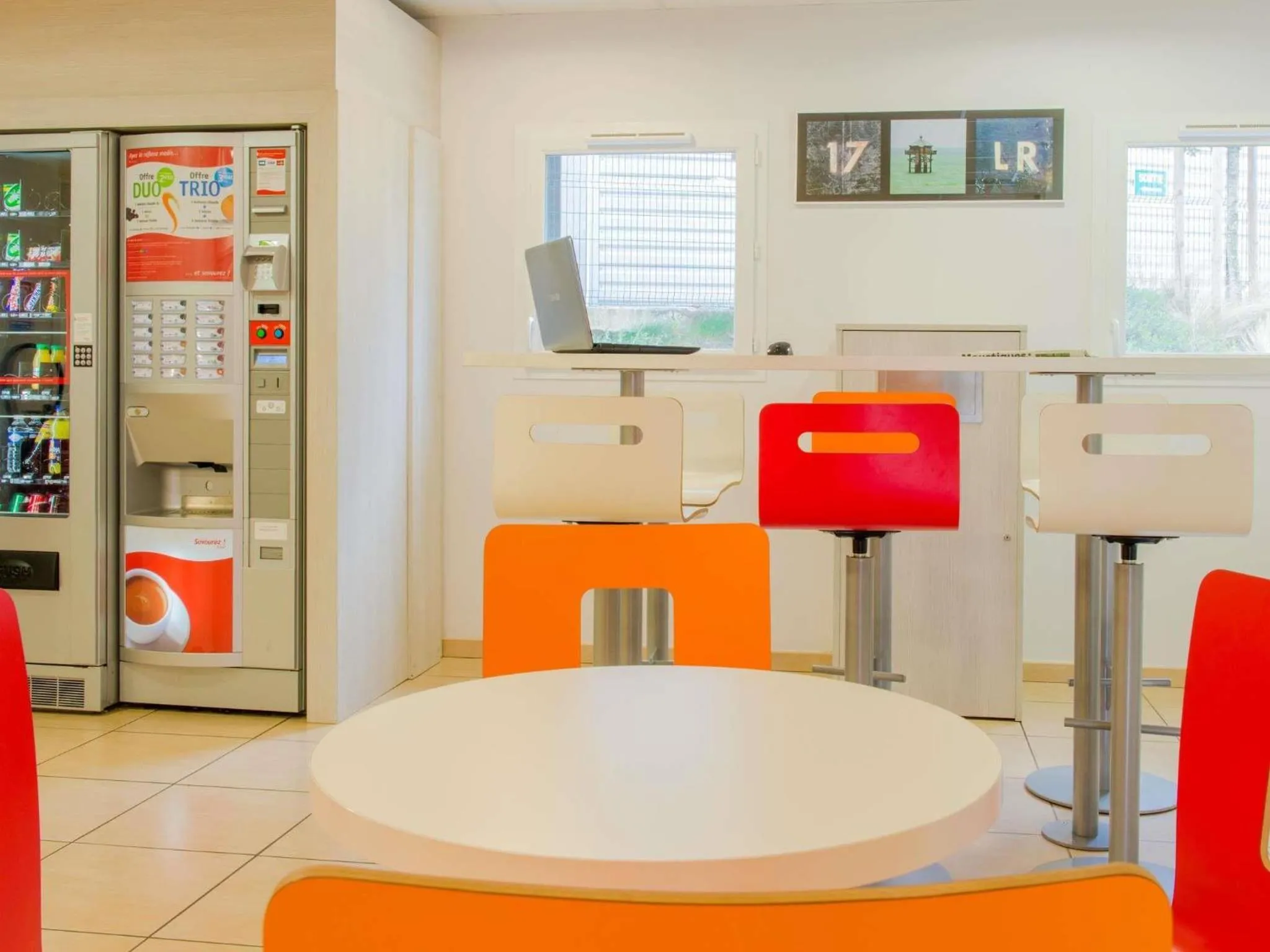 Property building in Hôtel Eco La Rochelle Centre les Minimes