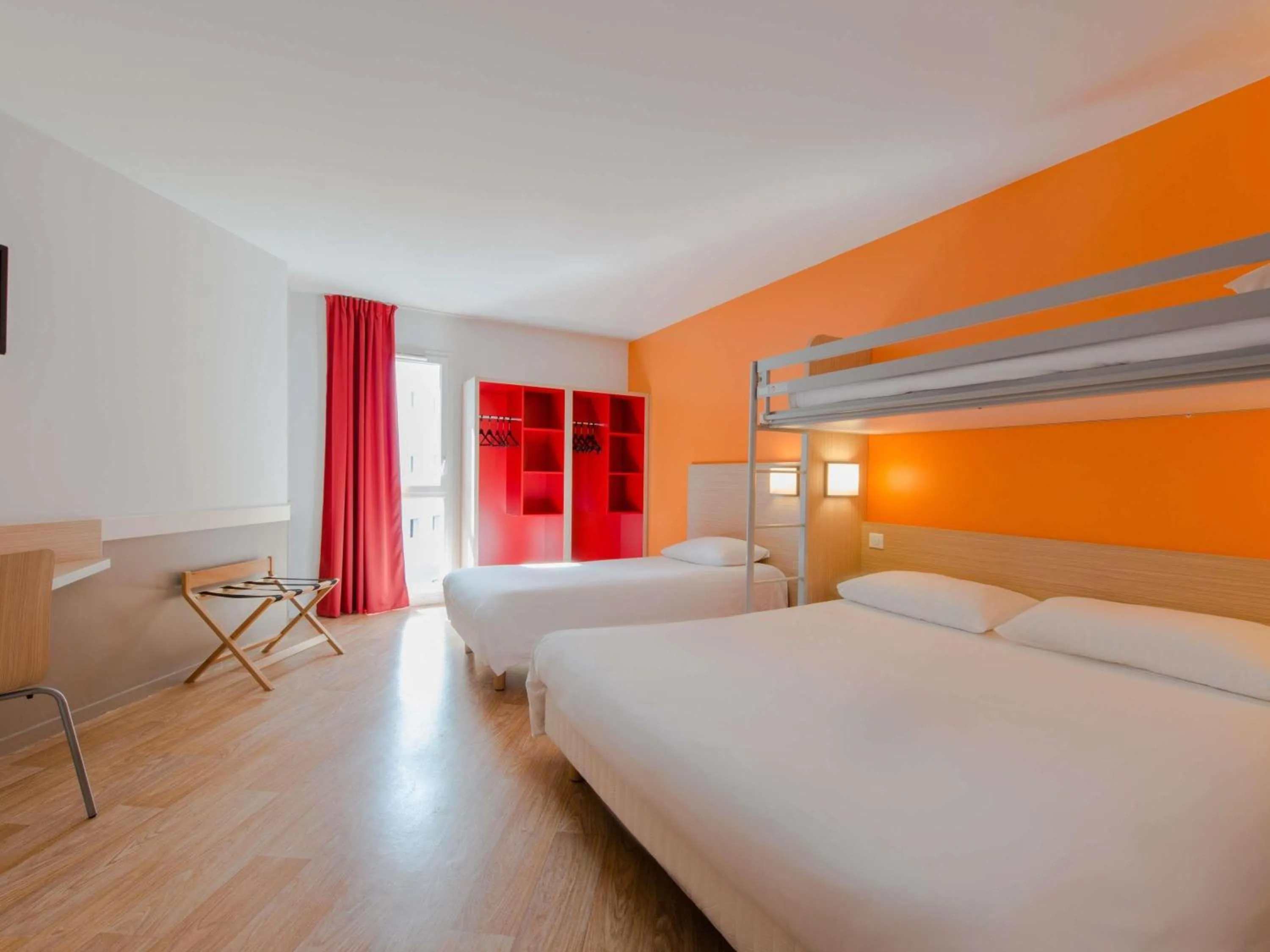 Bedroom, Bed in Hôtel Eco La Rochelle Centre les Minimes