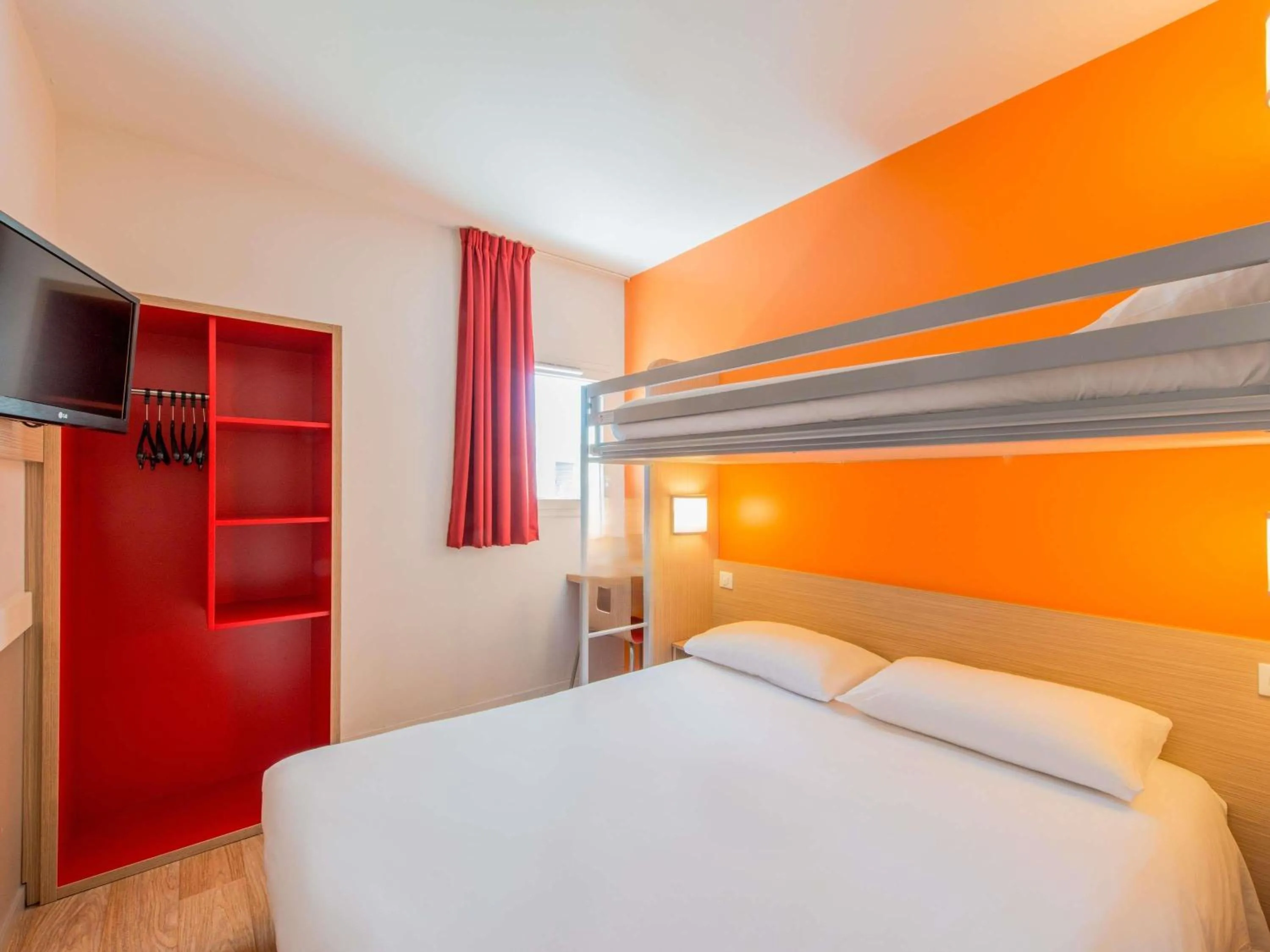 Bedroom, Bed in Hôtel Eco La Rochelle Centre les Minimes