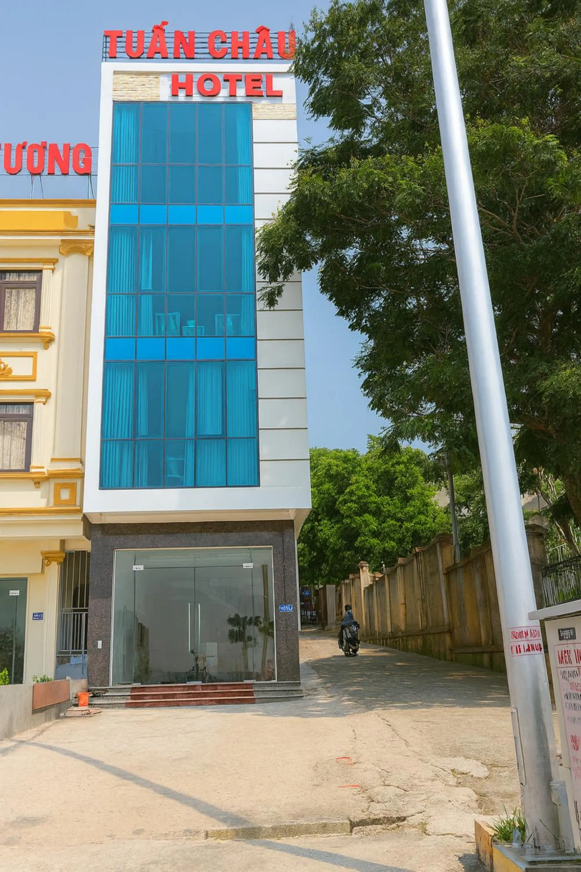 Property building in Gate Tuan Chau Hotel