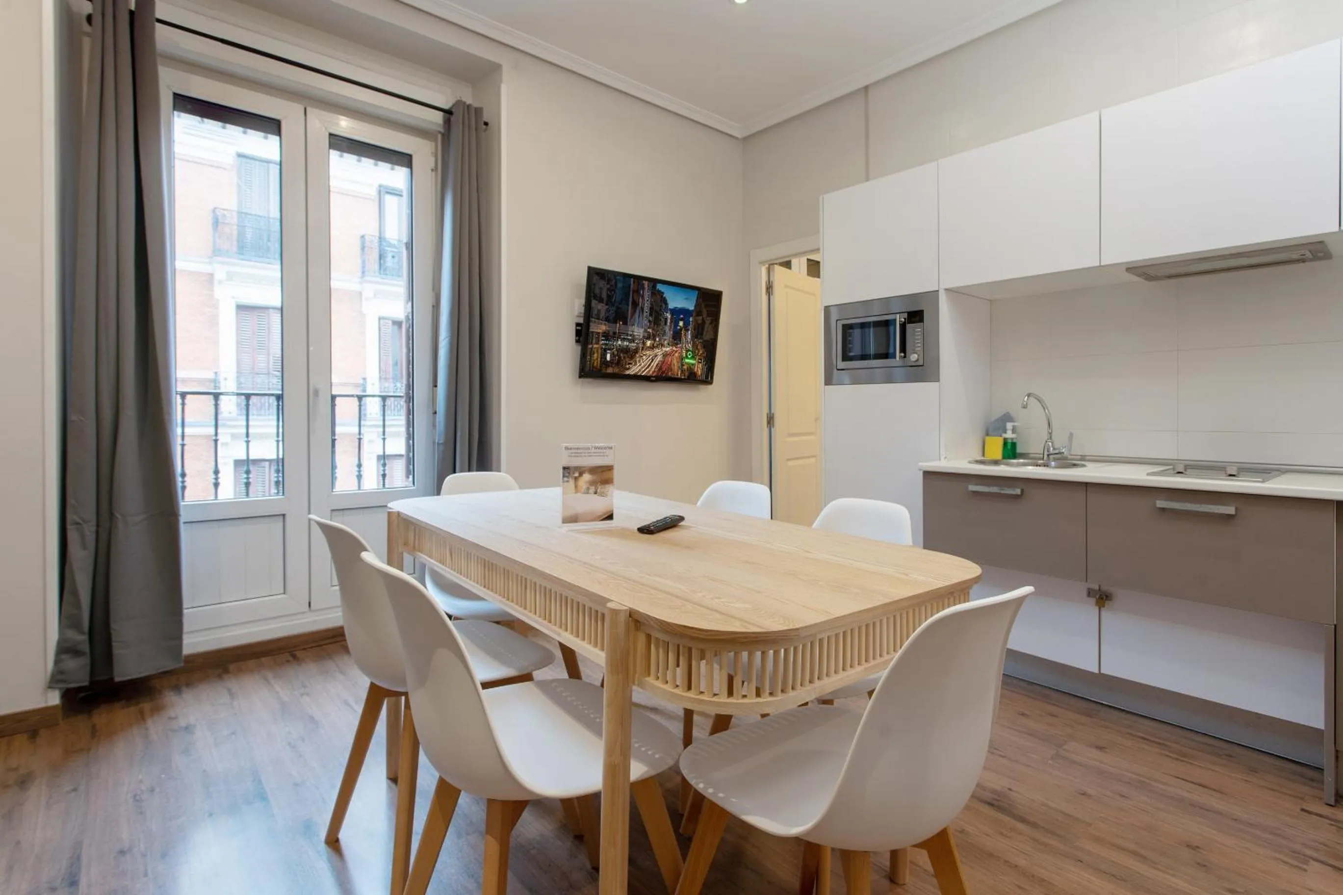 TV and multimedia in Suites You Nickel