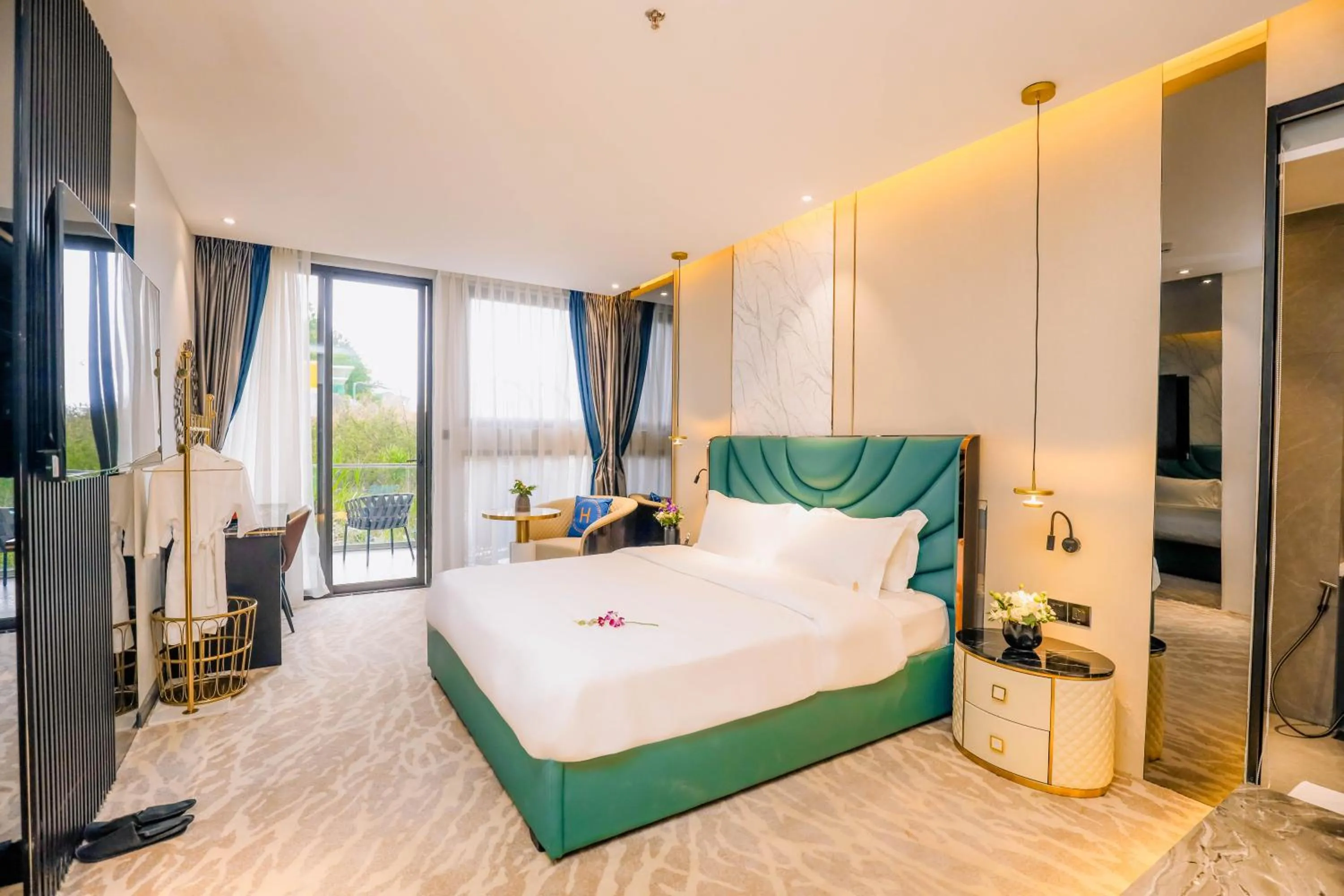 Bedroom, Bed in New Century Dalat Hotel