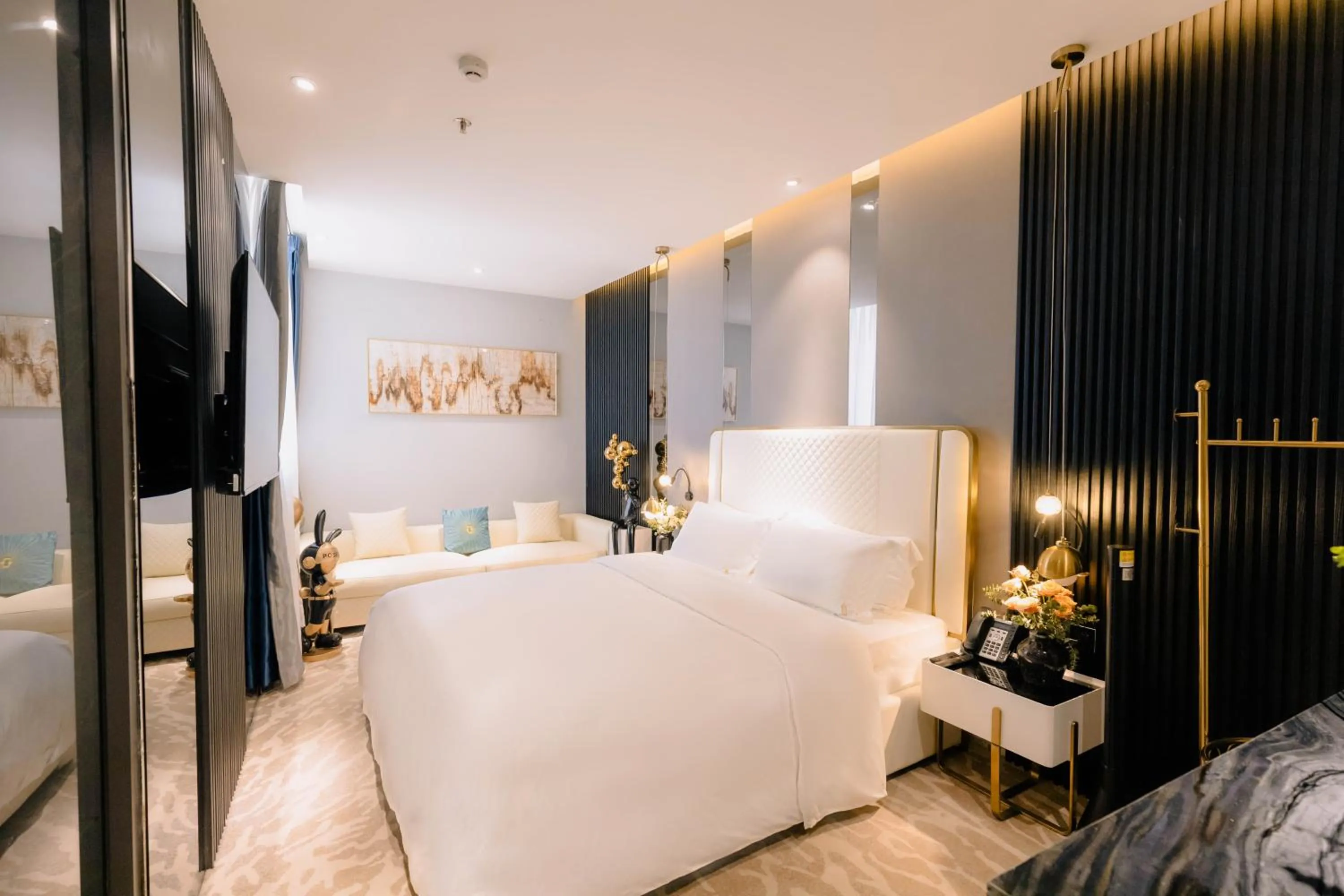 Bedroom, Bed in New Century Dalat Hotel