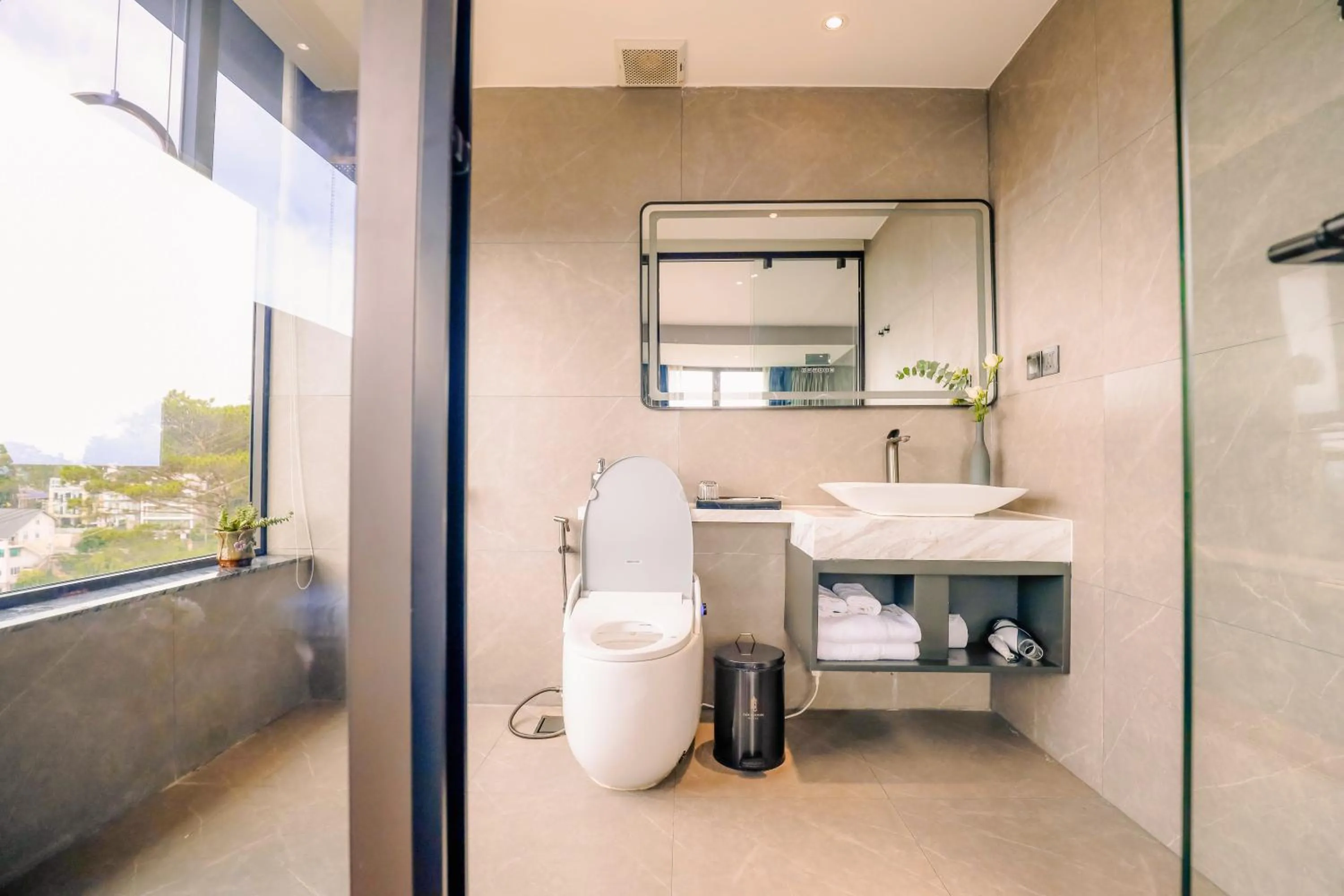 Toilet in New Century Dalat Hotel