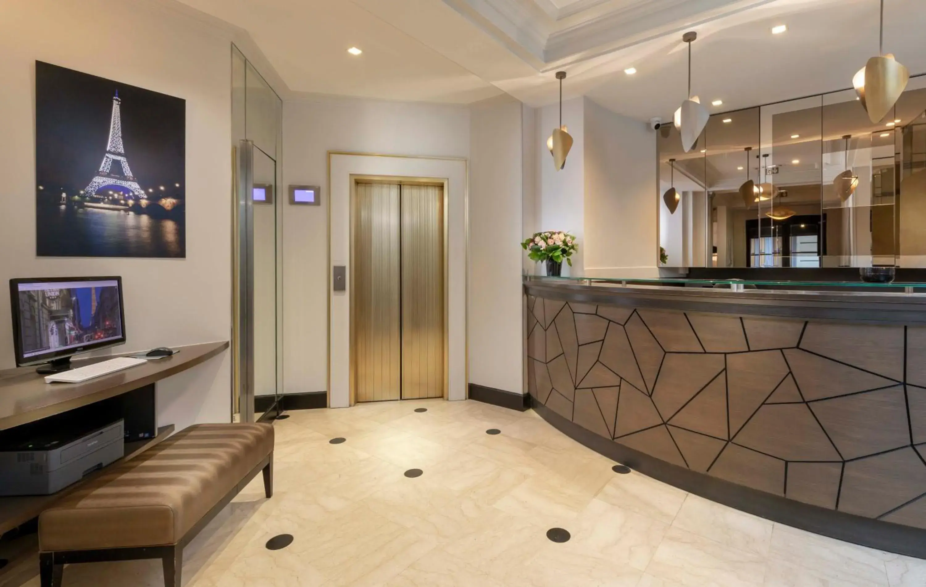 Lobby or reception in Elysées Union Lobby or reception in Elysées Union