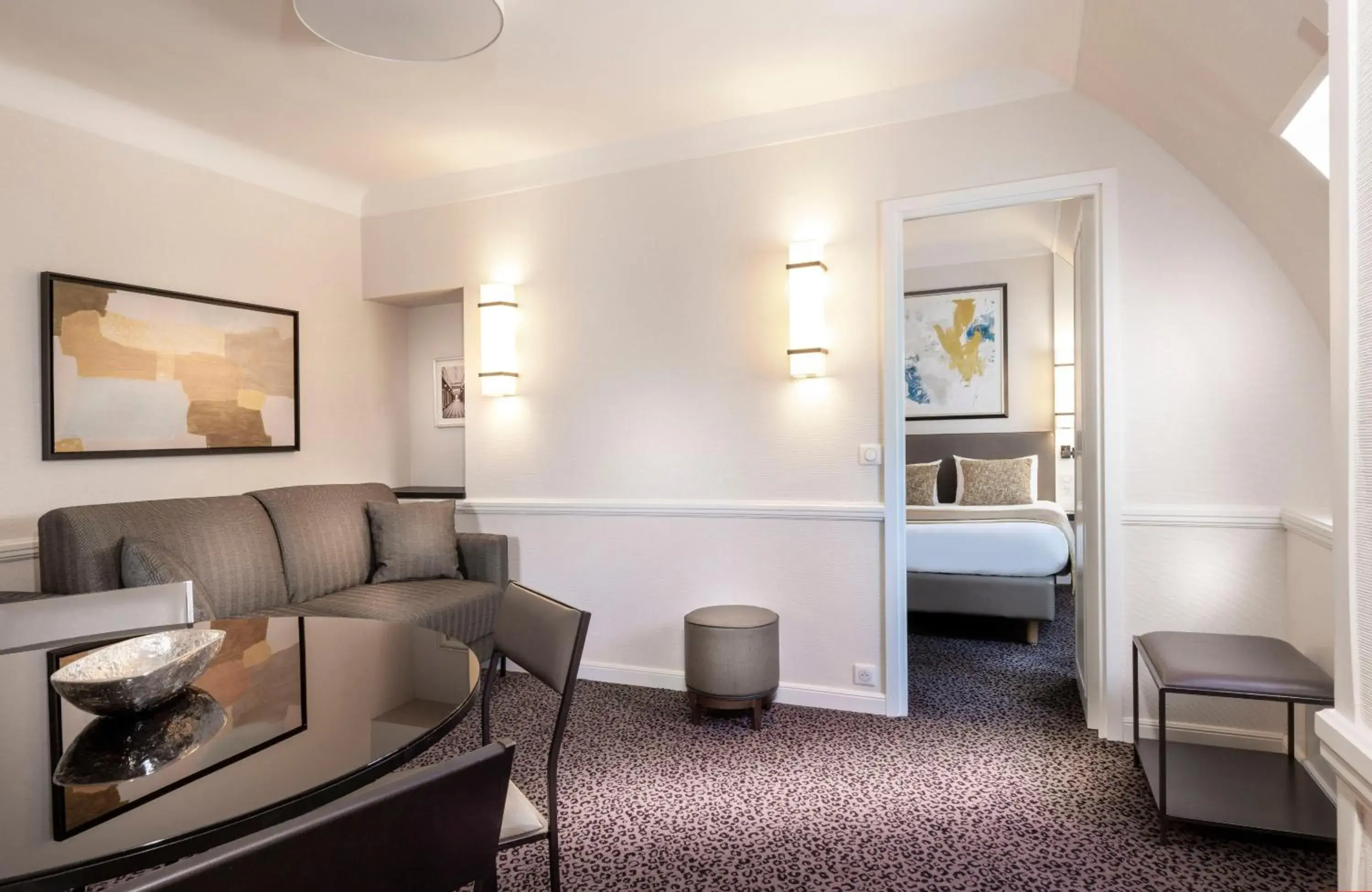 Bed in Elysées Union Bed in Elysées Union