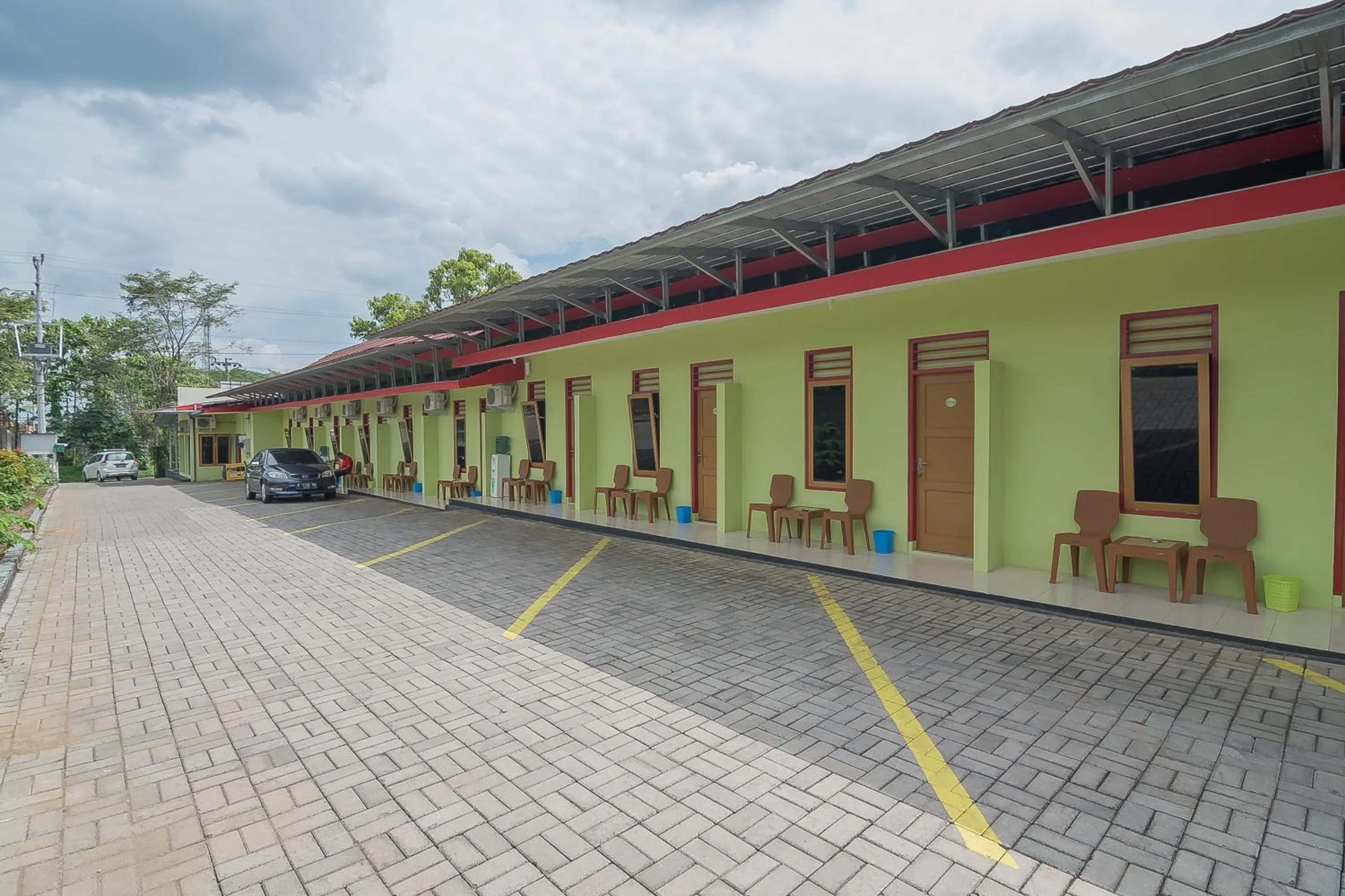 Balcony/Terrace in RedDoorz near Kampus UMP Purwokerto