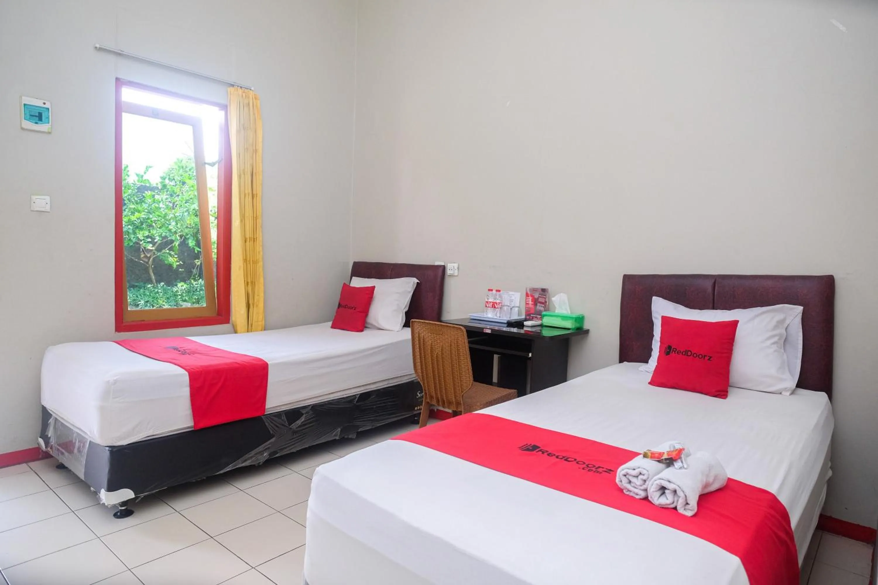 Bedroom, Bed in RedDoorz near Kampus UMP Purwokerto