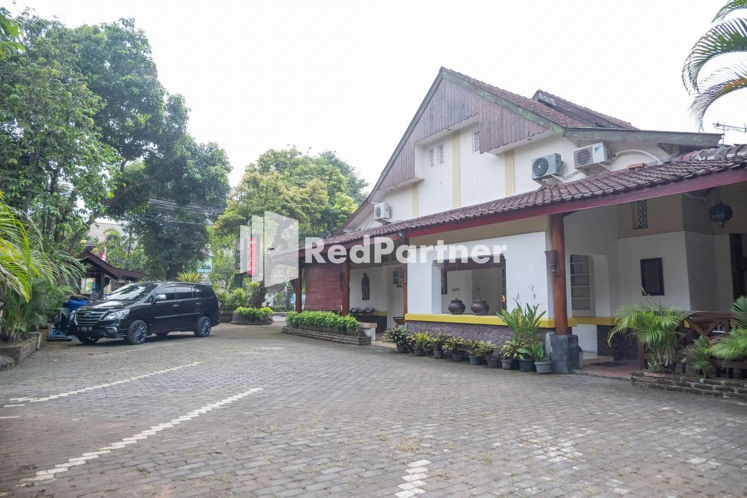 Property building in Monginsidi Guest House Syariah Malioboro Yogyakarta Mitra RedDoorz Property building in Monginsidi Guest House Syariah Malioboro Yogyakarta Mitra RedDoorz