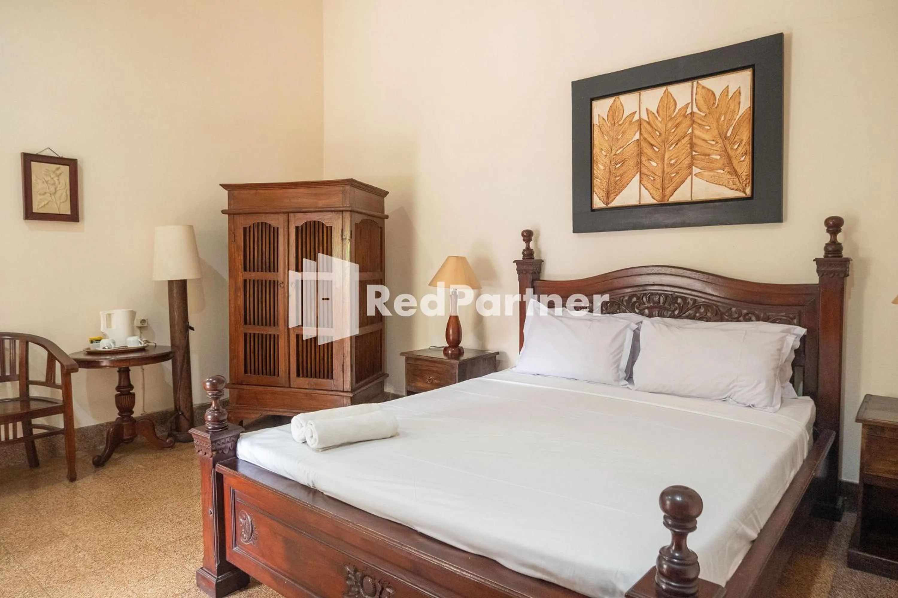 Bedroom, Bed in Monginsidi Guest House Syariah Malioboro Yogyakarta Mitra RedDoorz