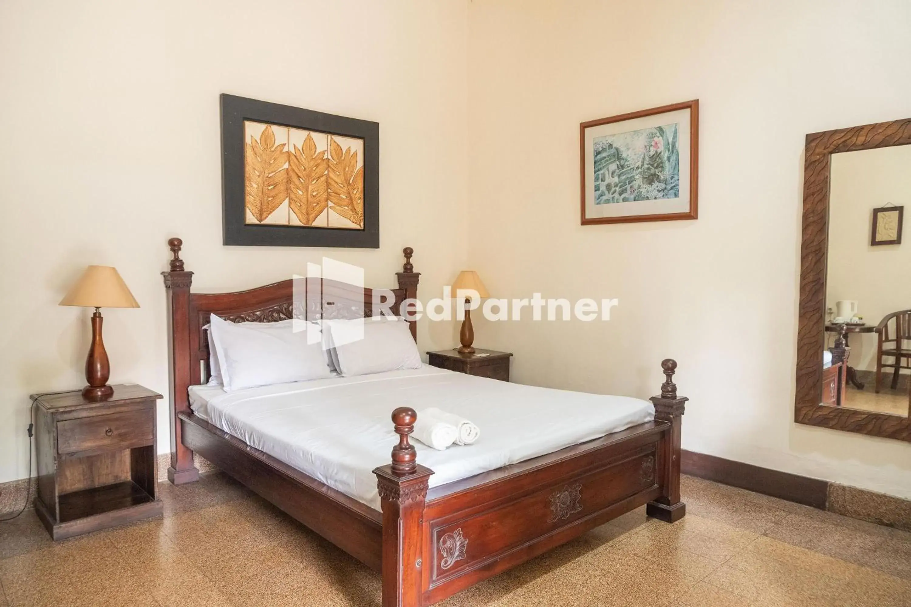 Bedroom, Bed in Monginsidi Guest House Syariah Malioboro Yogyakarta Mitra RedDoorz Bedroom, Bed in Monginsidi Guest House Syariah Malioboro Yogyakarta Mitra RedDoorz