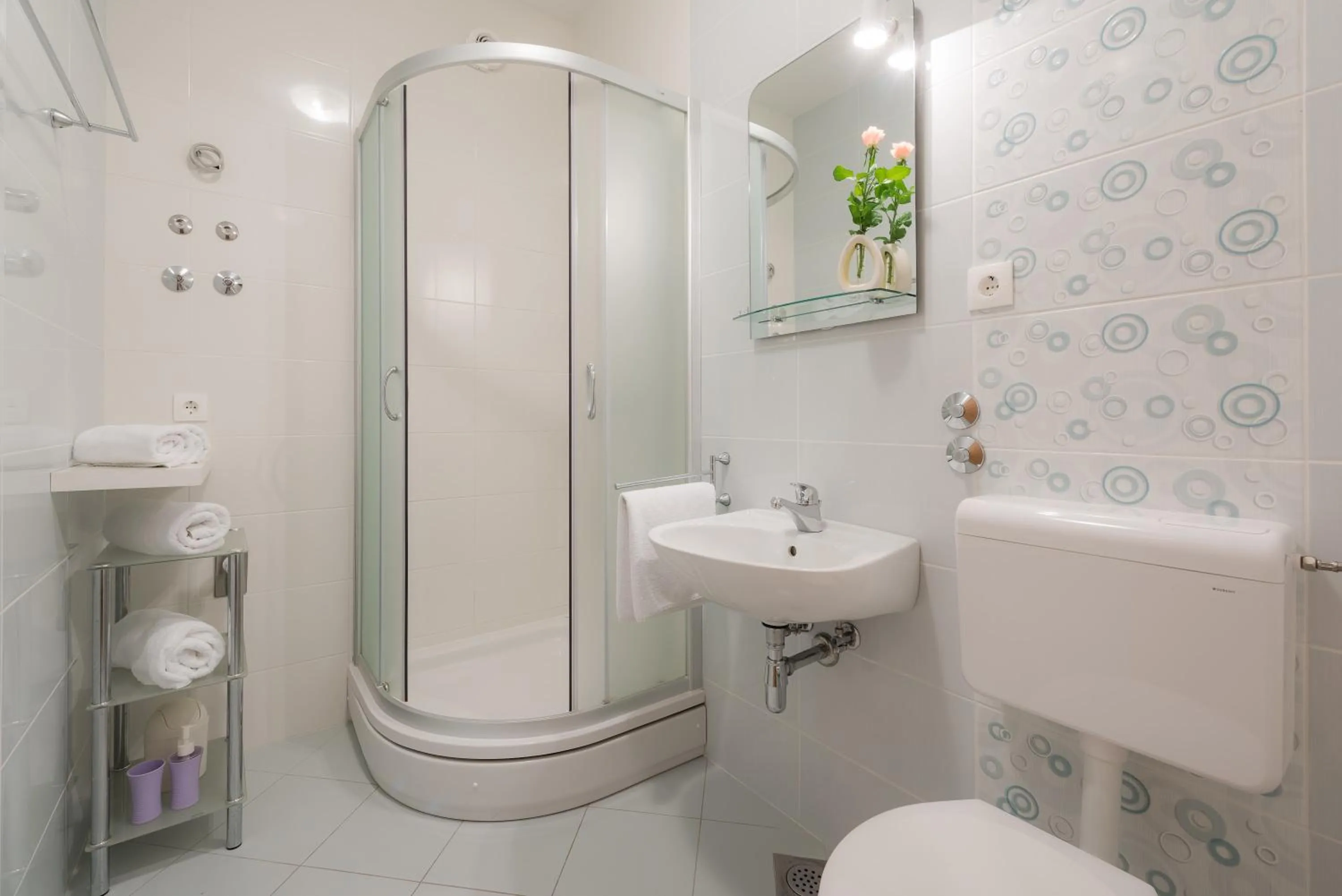 Bathroom in Apartments Plazibat