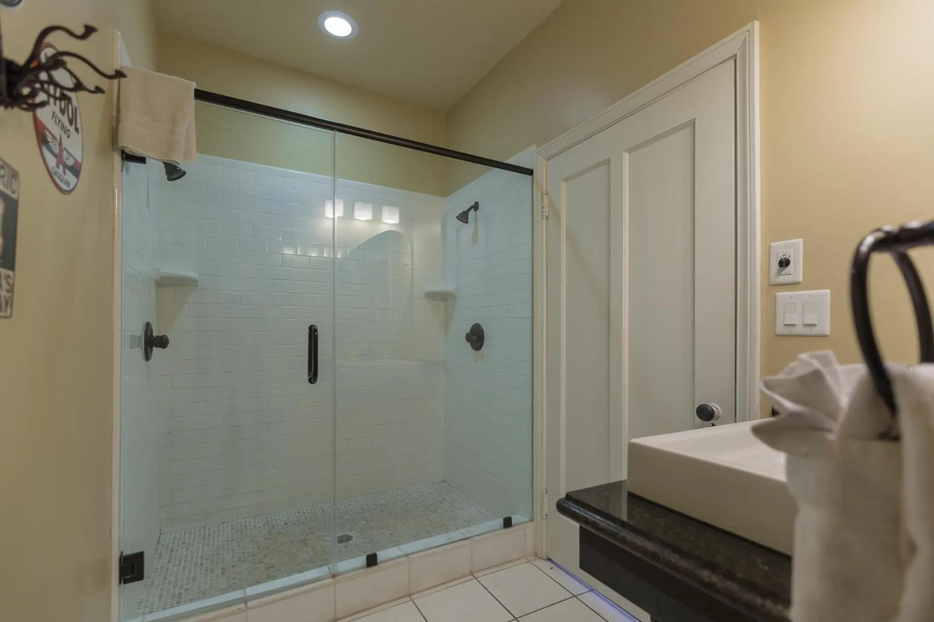 Shower in The Campbell Hotel