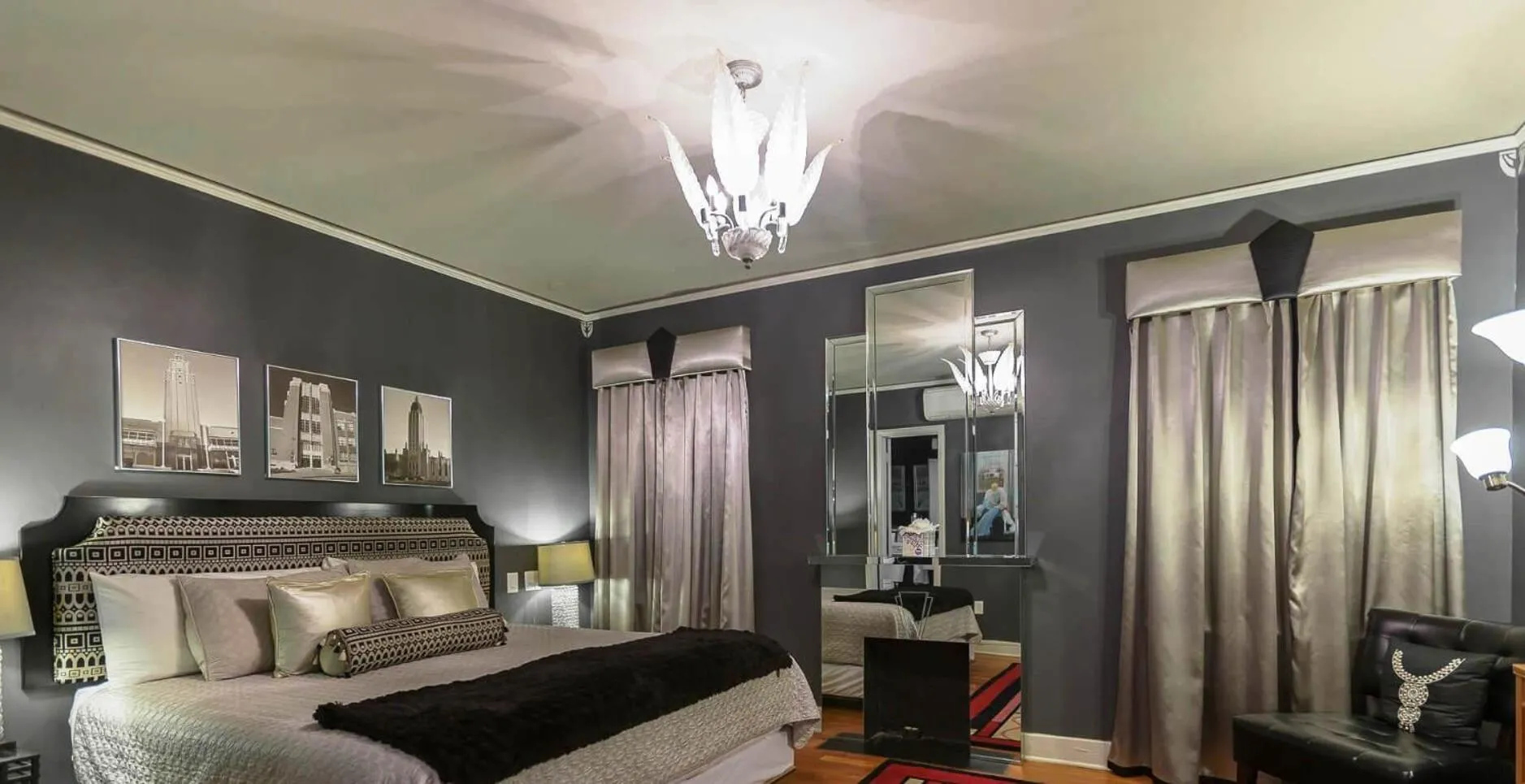 Bed in The Campbell Hotel