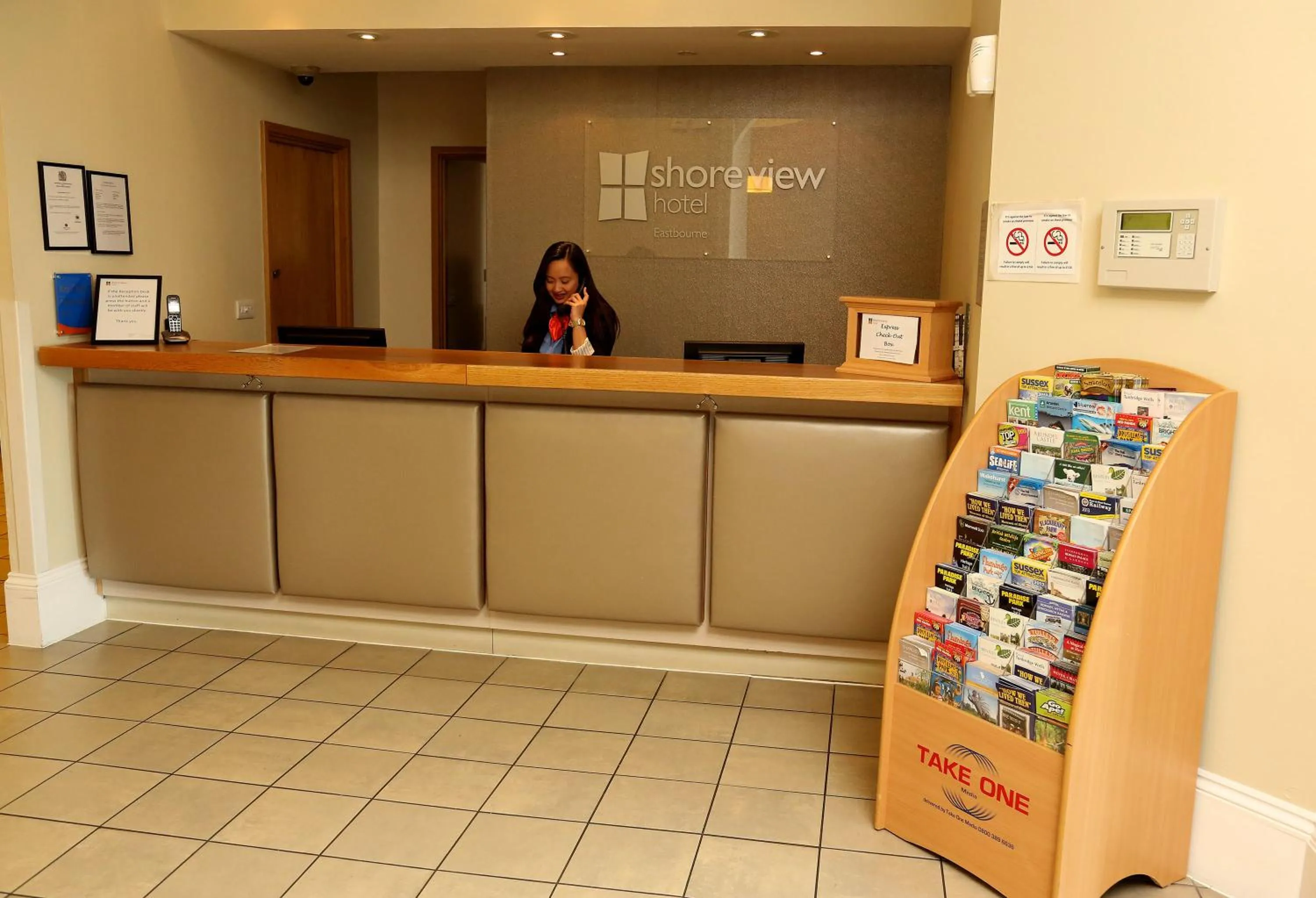 Lobby or reception in Shore View Hotel