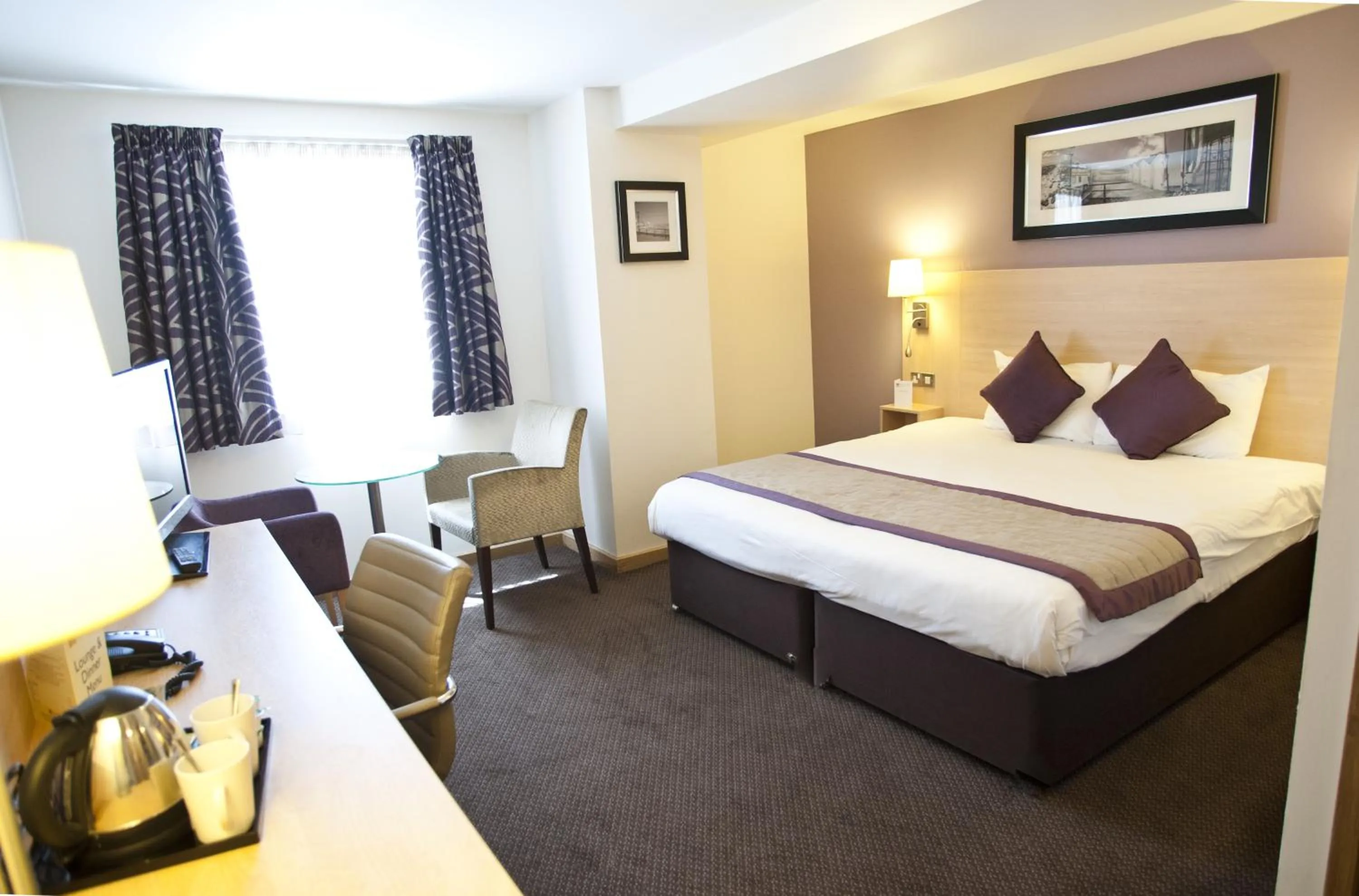 Bed in Shore View Hotel