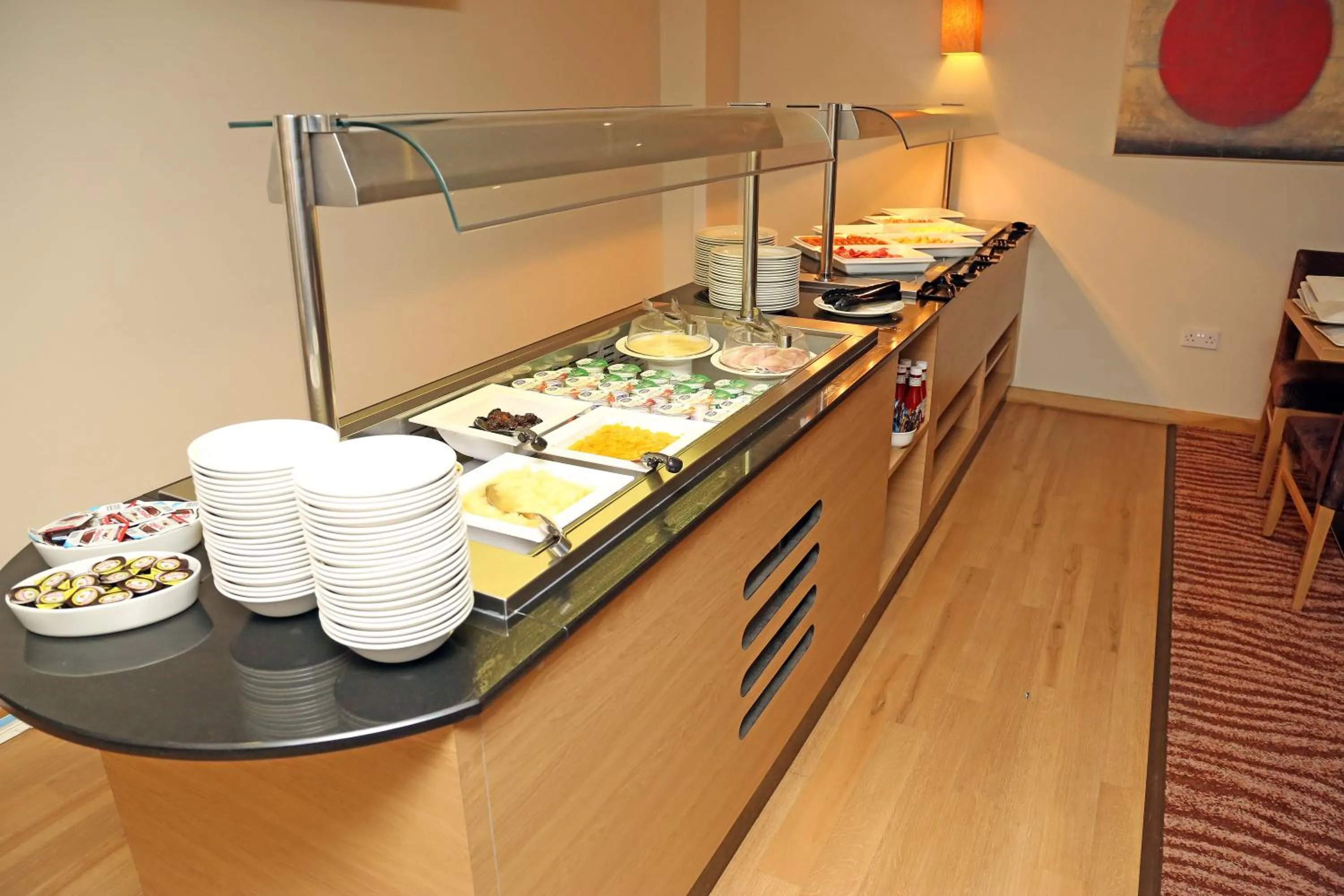 Restaurant/places to eat in Shore View Hotel