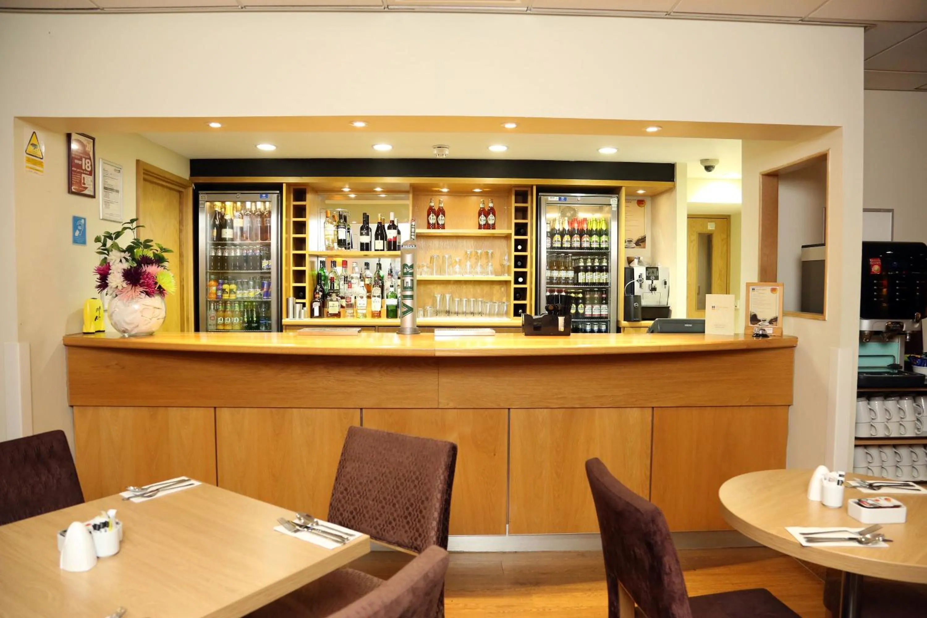 Lounge or bar in Shore View Hotel