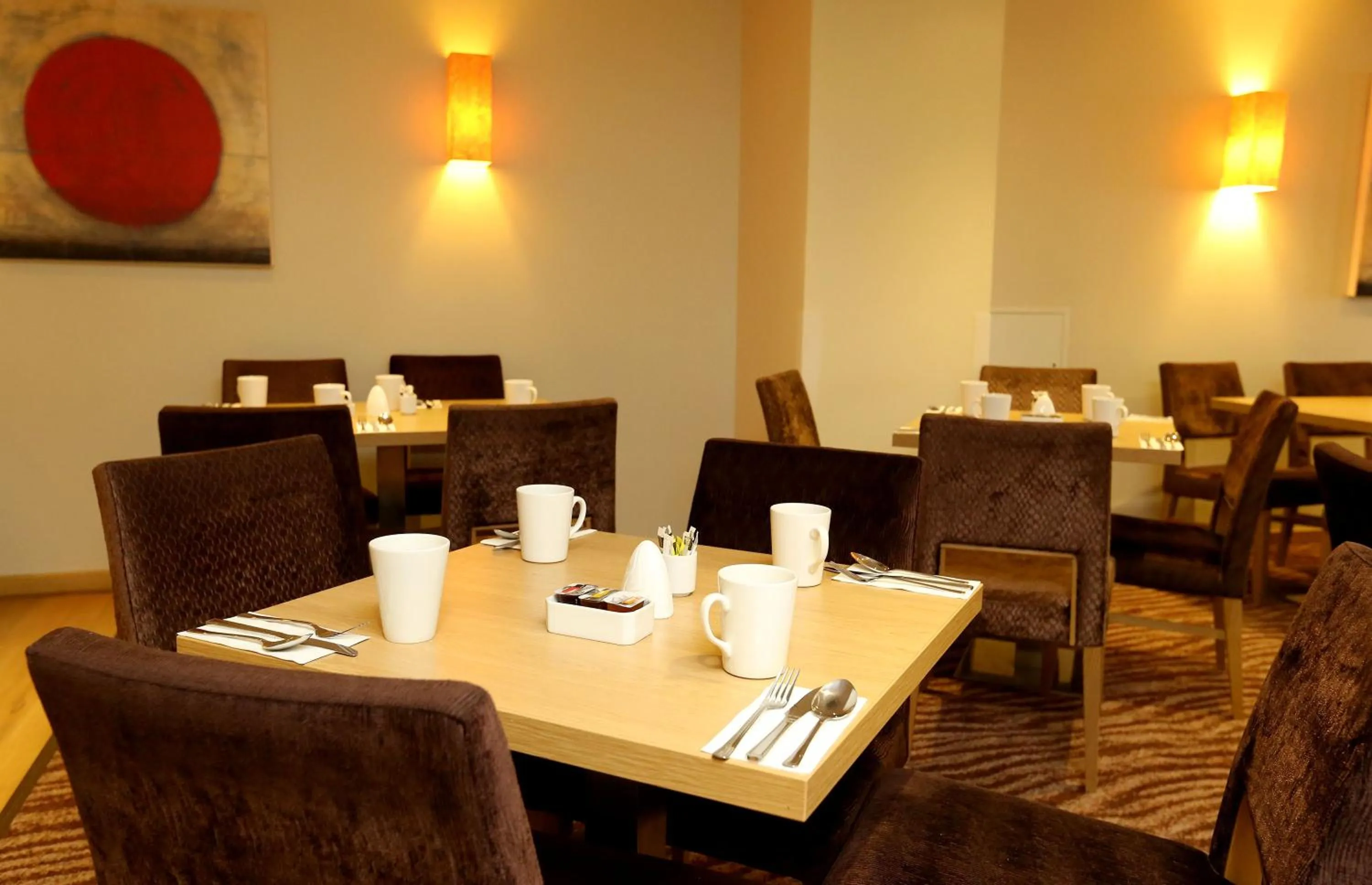 Restaurant/places to eat in Shore View Hotel