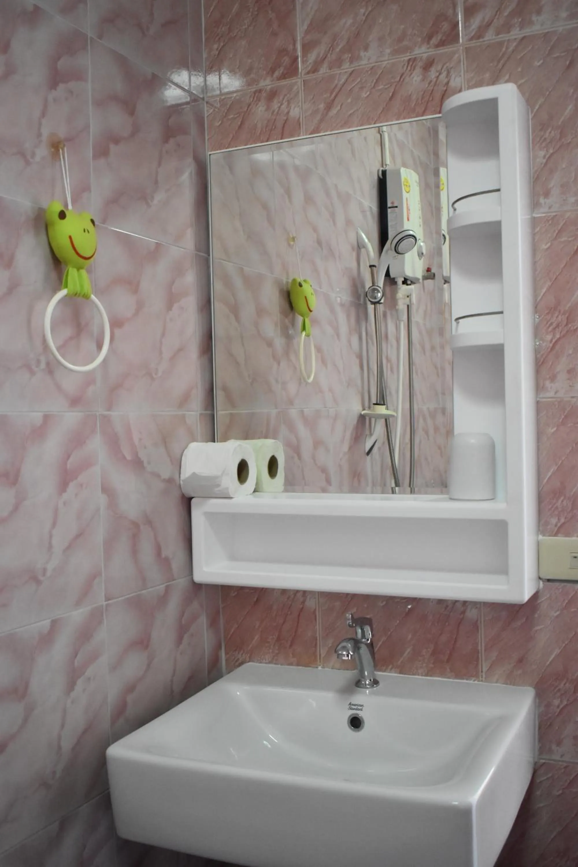 Shower in Sala Bua Room