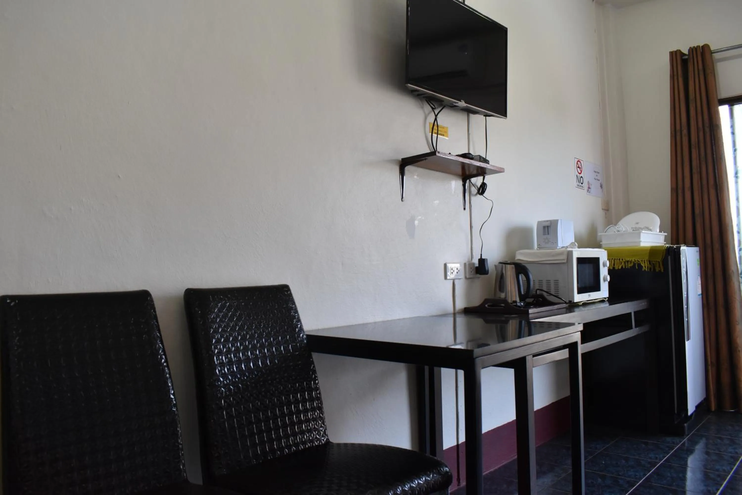 TV and multimedia in Sala Bua Room