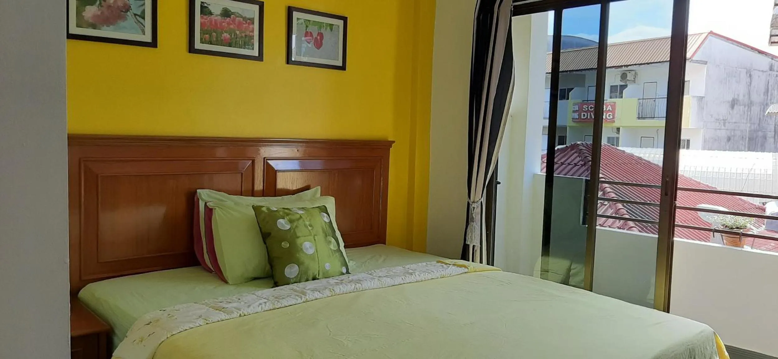 Bed in Sala Bua Room