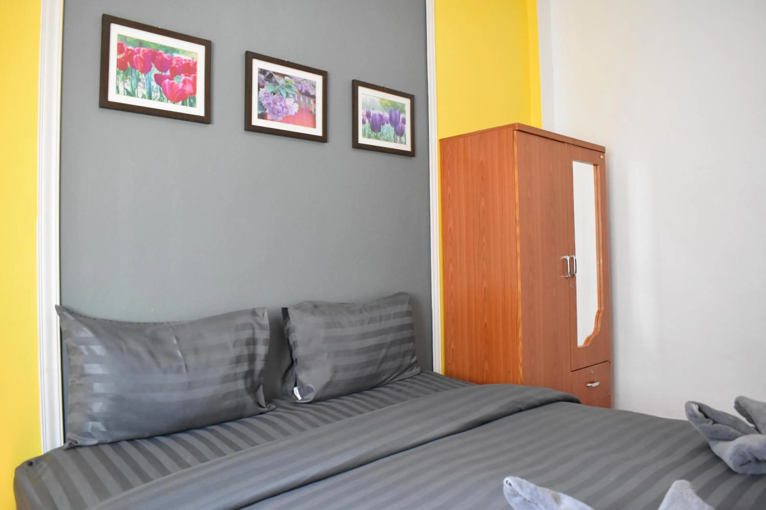 Bed in Sala Bua Room