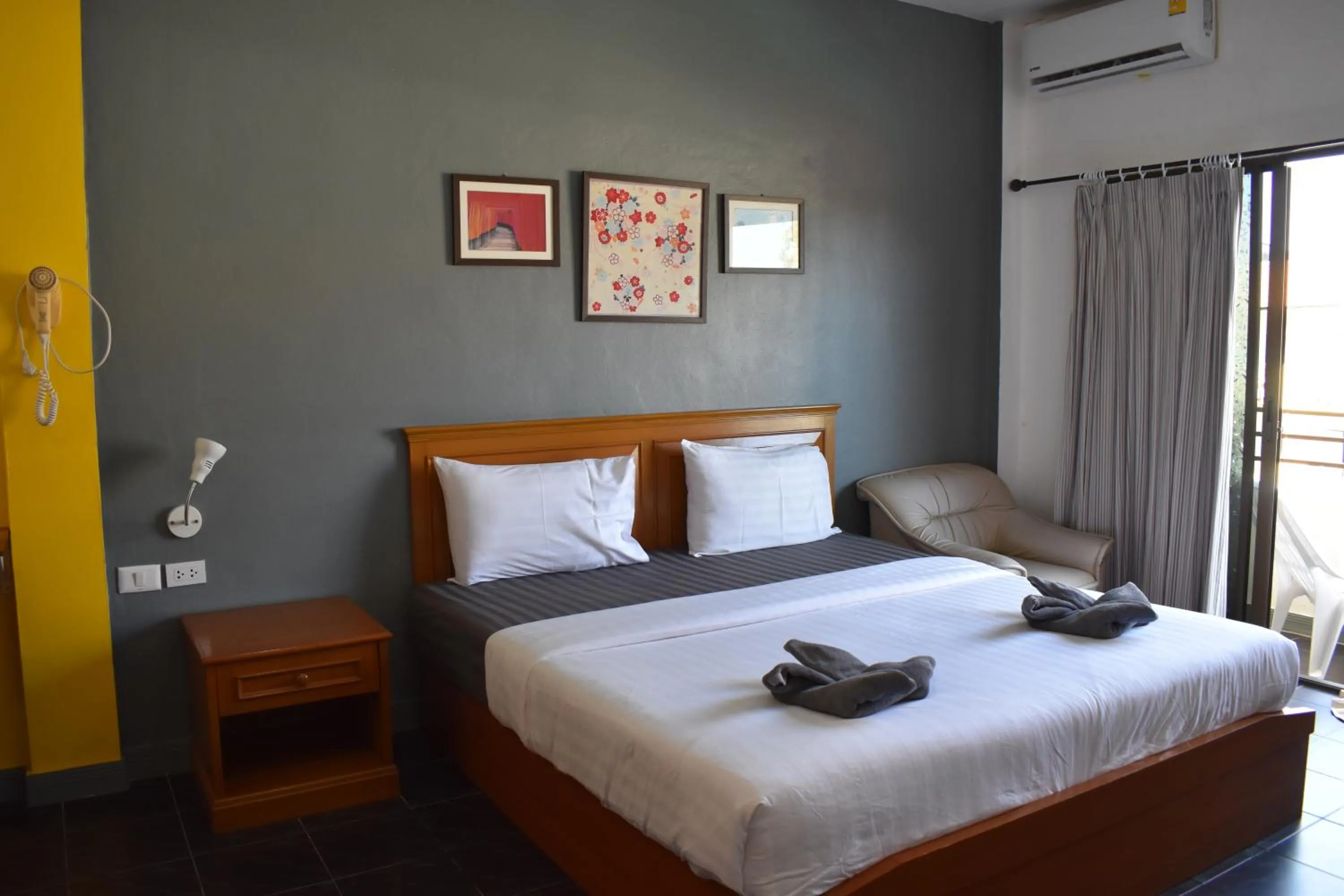 Bed in Sala Bua Room